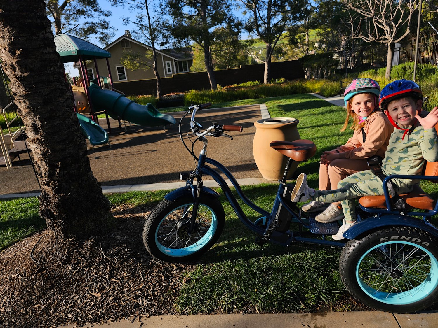 Top 5 Benefits of Using an Electric Bike Rickshaw | An Insightful Guide!