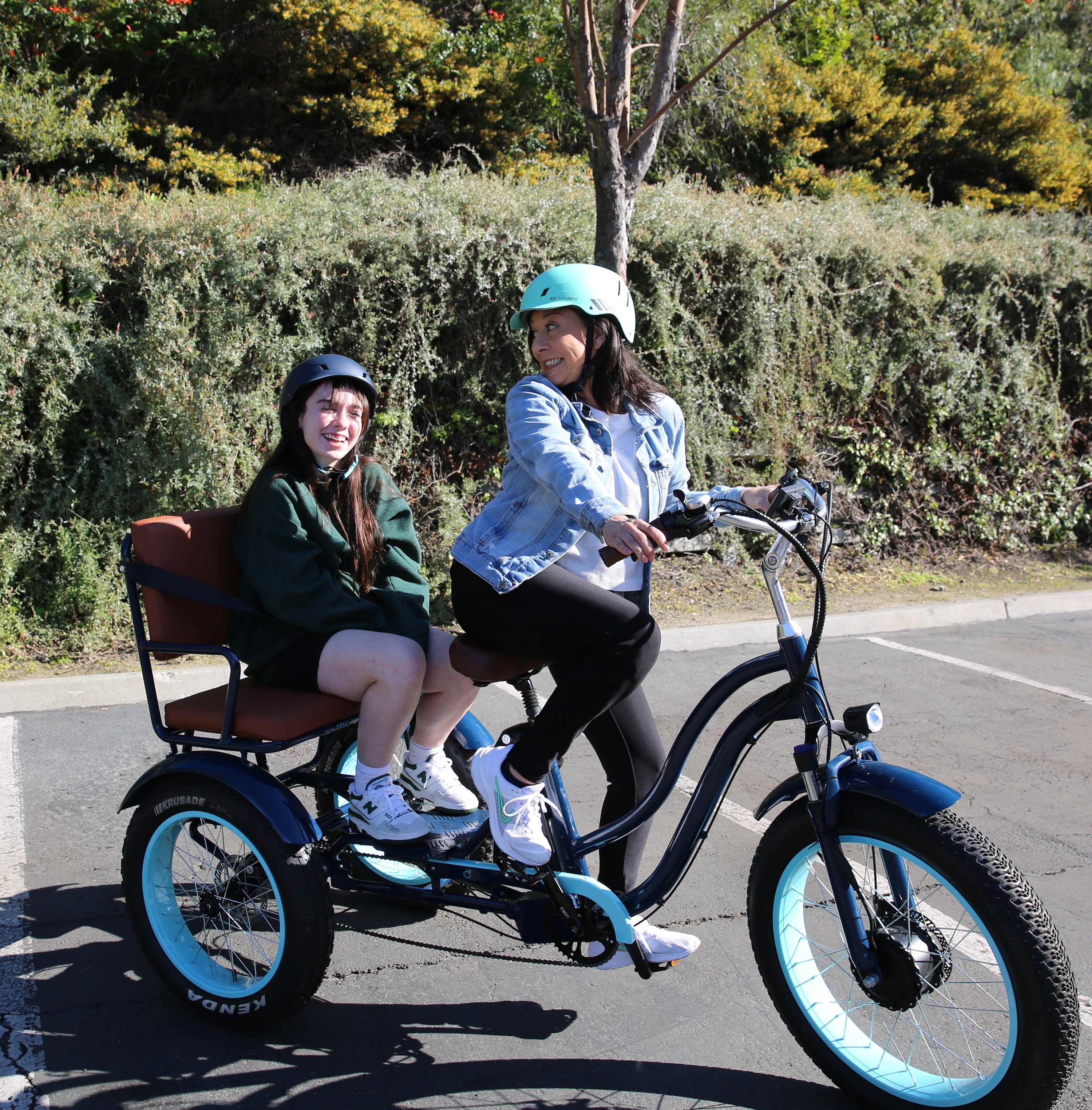 Kids Going Wild Over This Electric Rickshaw Bike | The Ultimate Fun ...