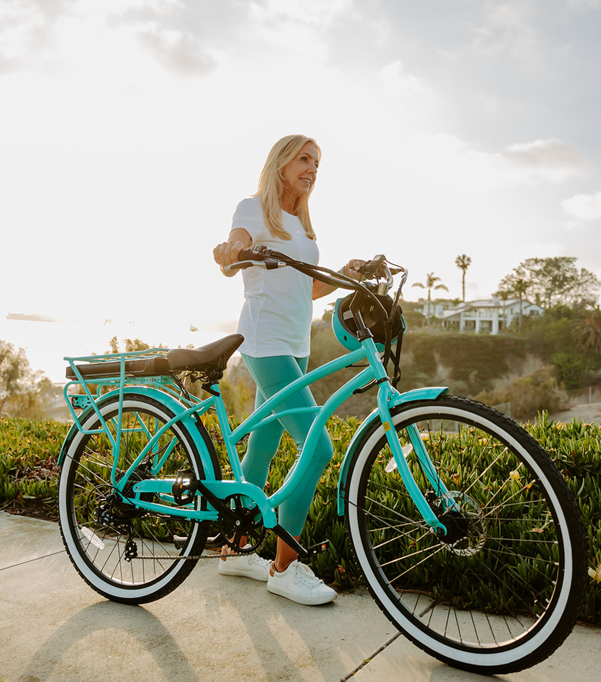 ブラボー Sixthreezero Electric Beach Cruiser Bike Women's 26 Inch