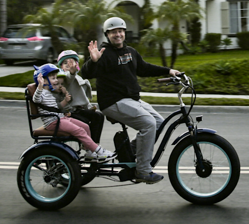 E-Trike for Two Seniors | Comfortable Electric Bike Rickshaw for Two ...