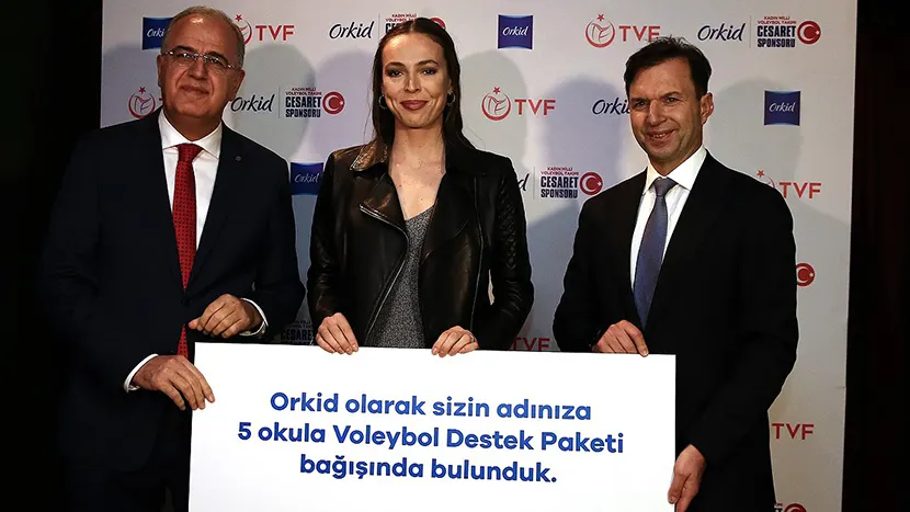 Orkid etkinliğinde toplu fotoğraf