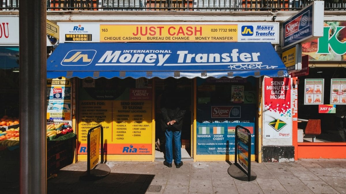 A picture of an international money transfer point. 