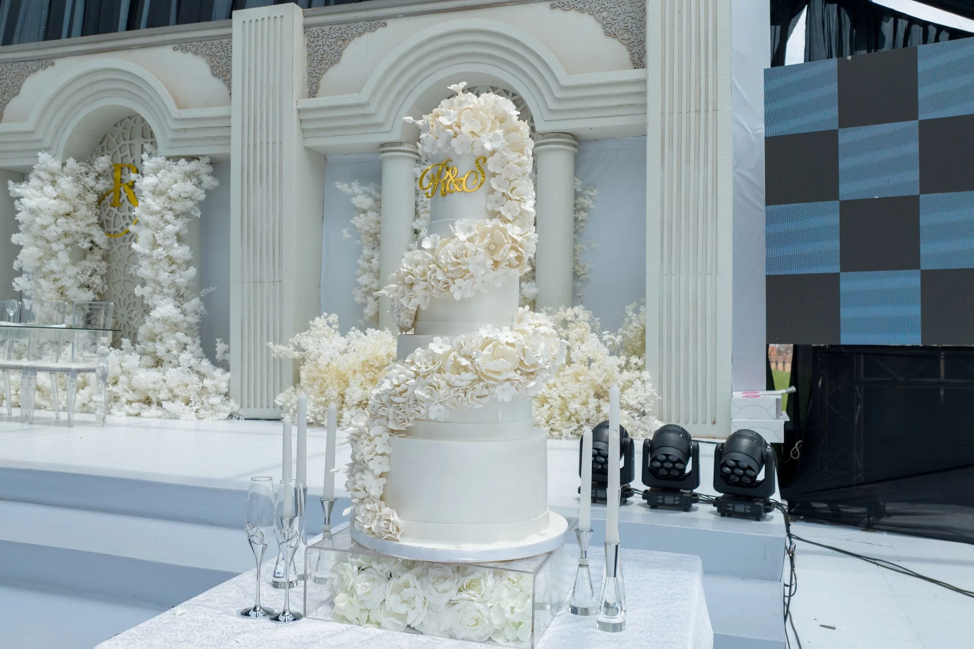 Wedding cake by Sarah Cakes