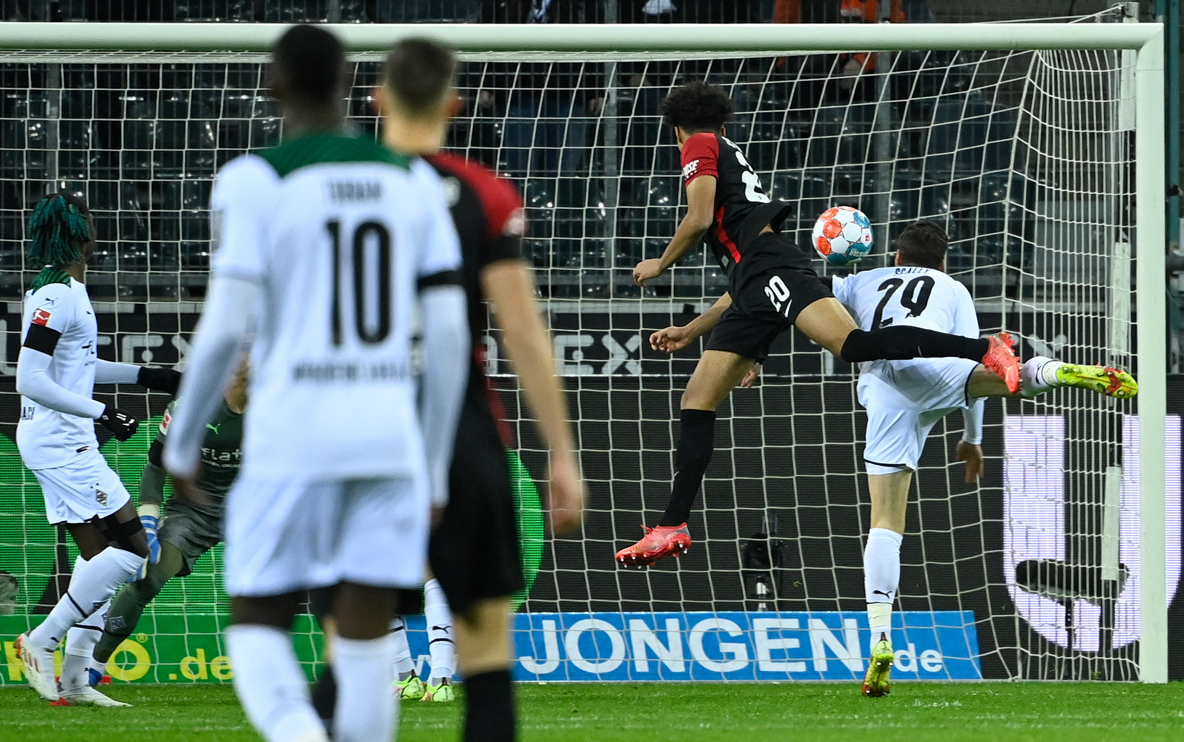 Kevin Schade goal v Borussia Monchengladbach