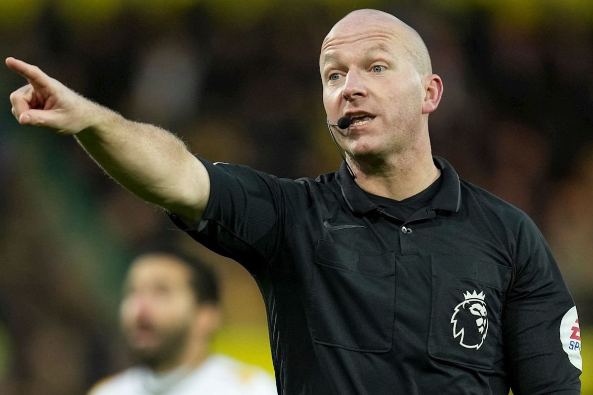 Simon Hooper to take charge at Vicarage Road on Saturday | Brentford FC