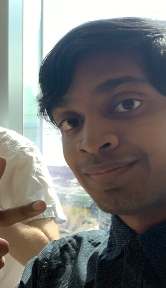 Daniel Arulpragasam headshot