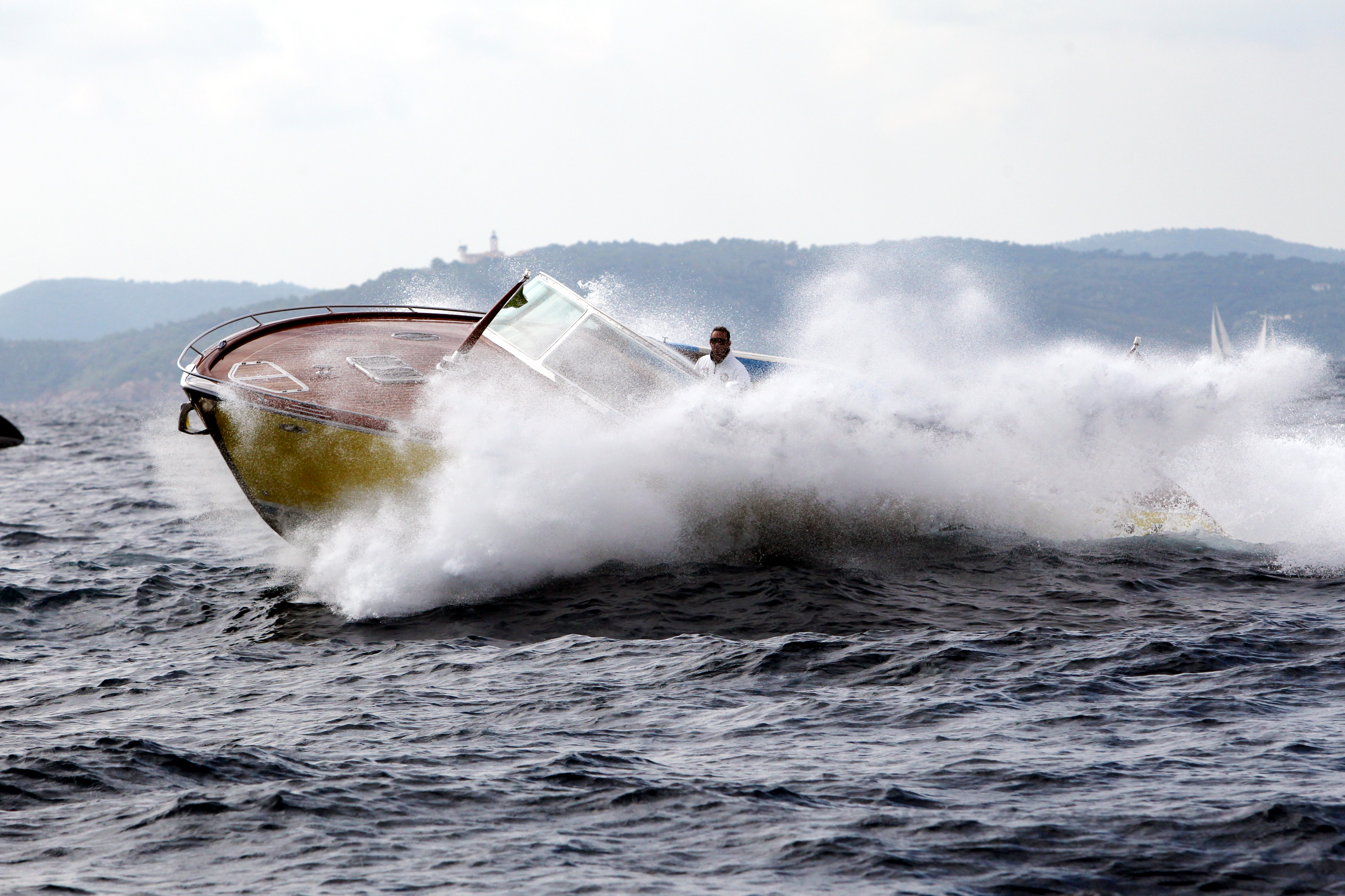 Smeralda cuts through choppy water.