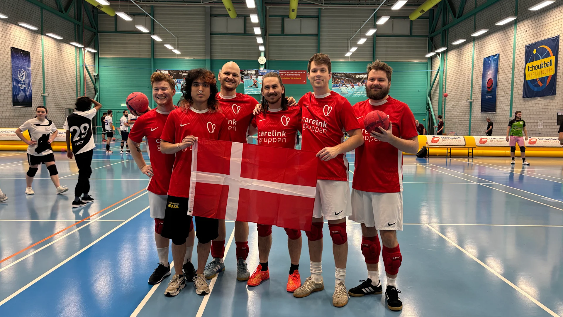 Geneva indoors team photo