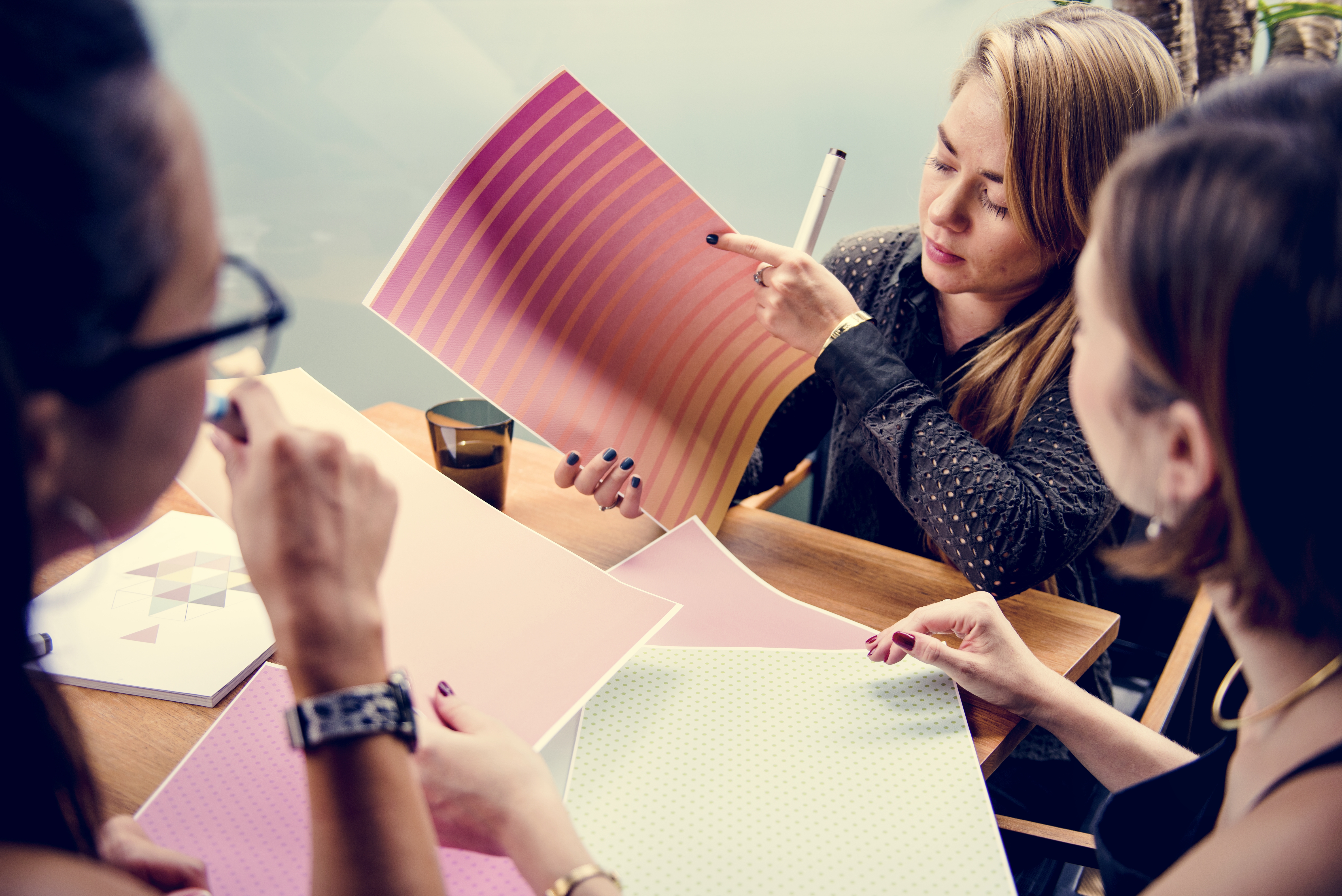 creatives-having-a-meeting-P3VEJXG