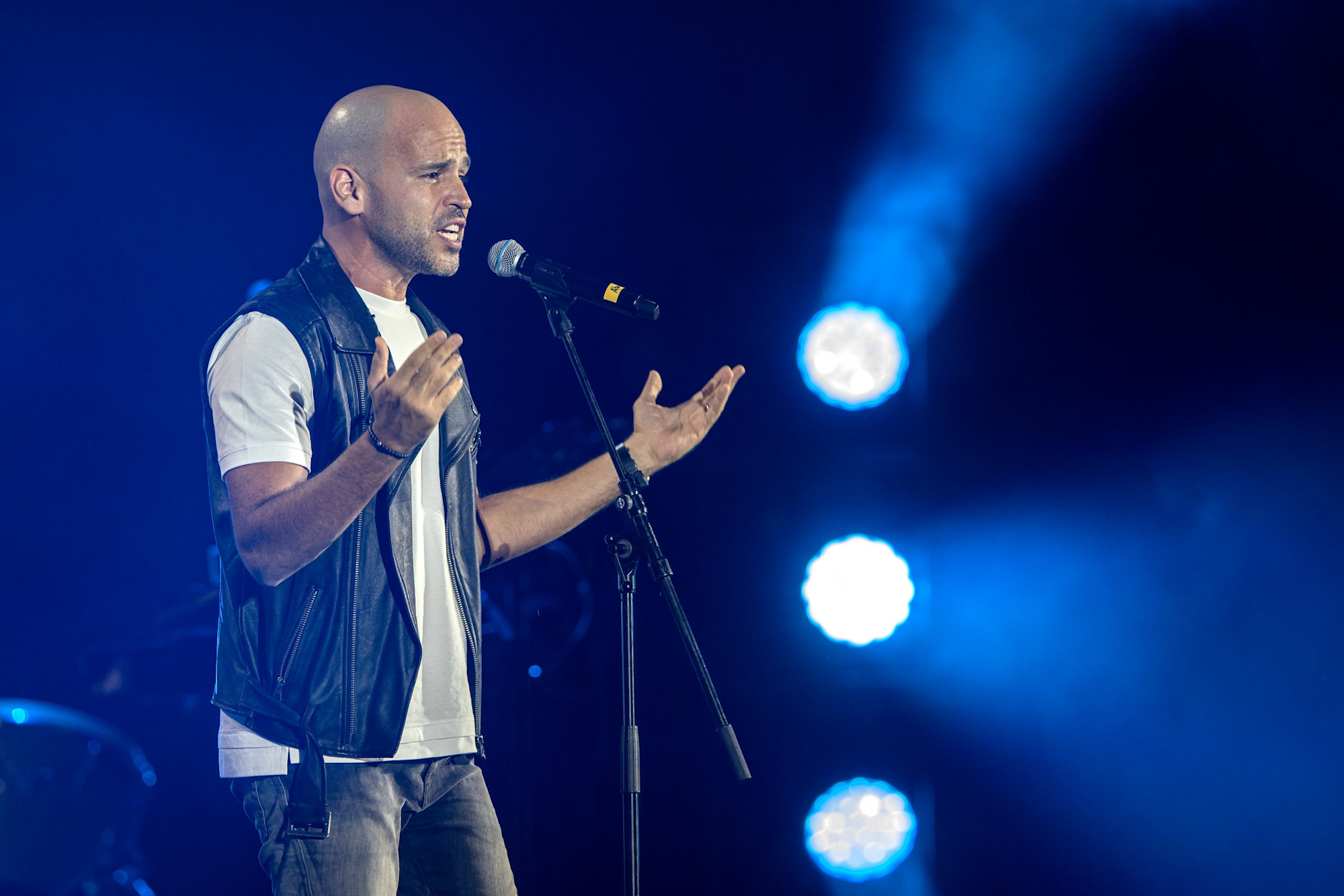 Abu performs during Late Nights at Expo in Dubai Millenium Amphitheatre m7067