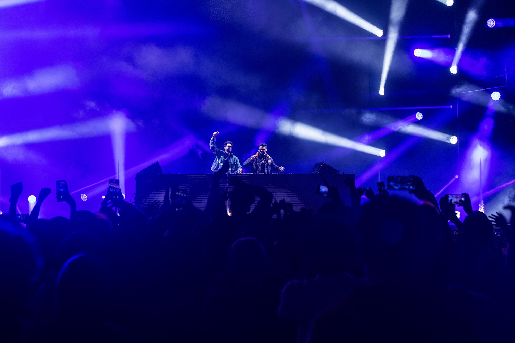 Progressive Brothers DJ perform at Jubilee Stage m25200