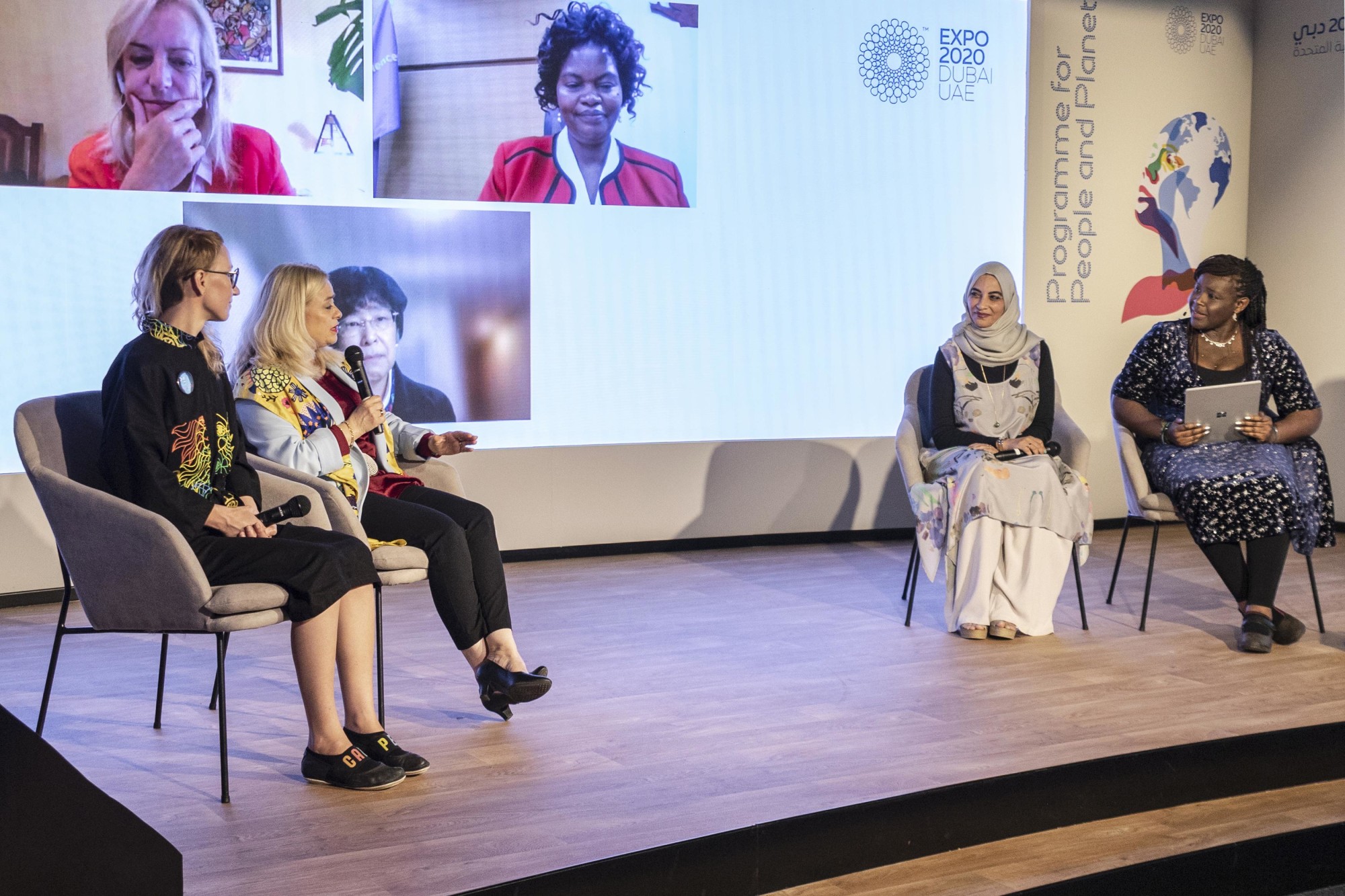 Ms Anna Andersone (L), Co-Founder and Chief Empowerment Officer, Riga TechGirls, Lourdes F Vega (L2), Professor in Chemical Engineering and Director of the Research and Innovation Center on CO2 and Hydrogen at Khalifa University, Dr Hayat