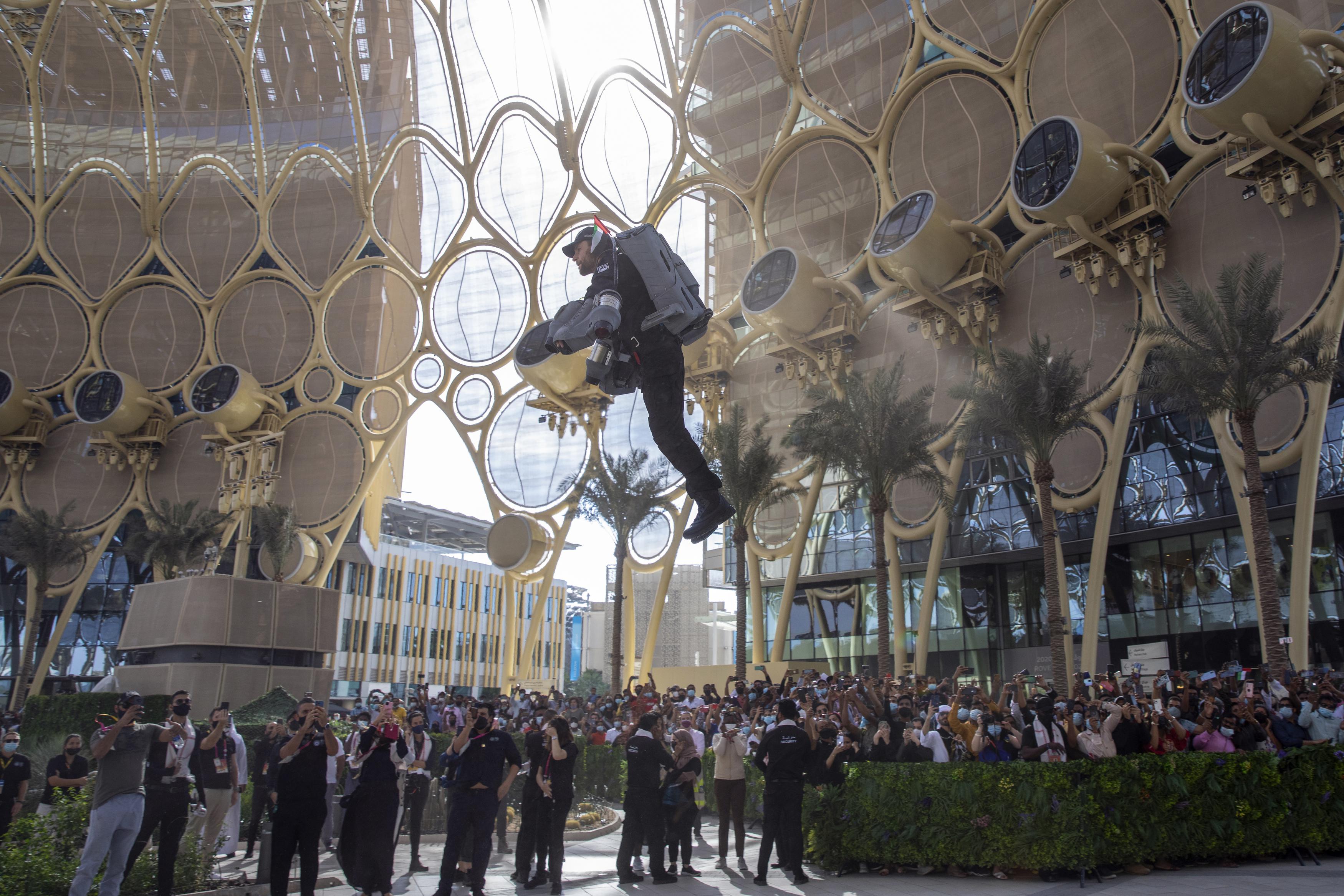 Dubai Police perform a gravity defying jetpack show 