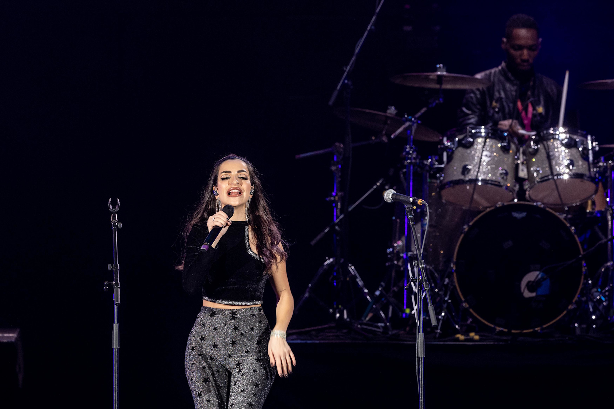 Dina Stars performs at Dubai Millennium Amphitheatre m39302