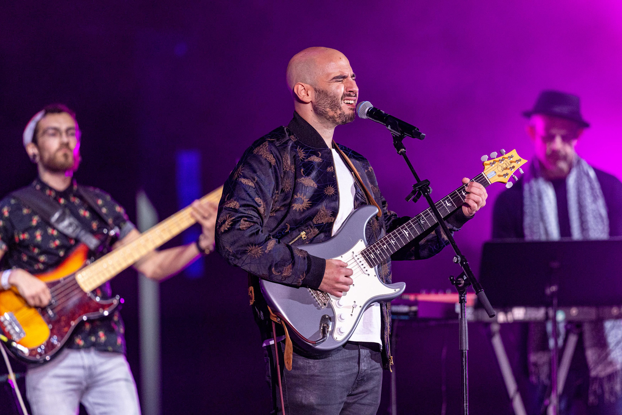 Jay Abo performs at Dubai Millennium Amphitheatre m27471