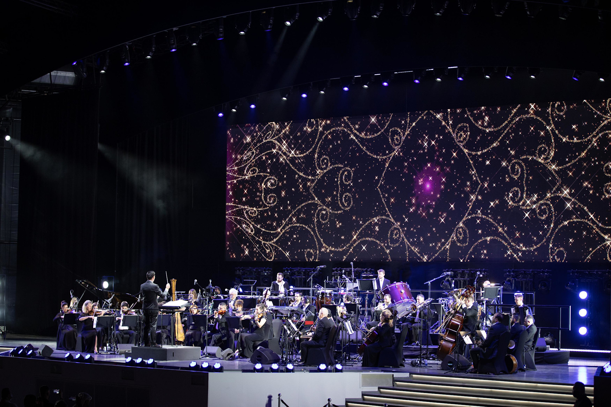 Ihab Darwish performs with the Arabian Philharmonic at Dubai Millennium Amphitheatre m51942