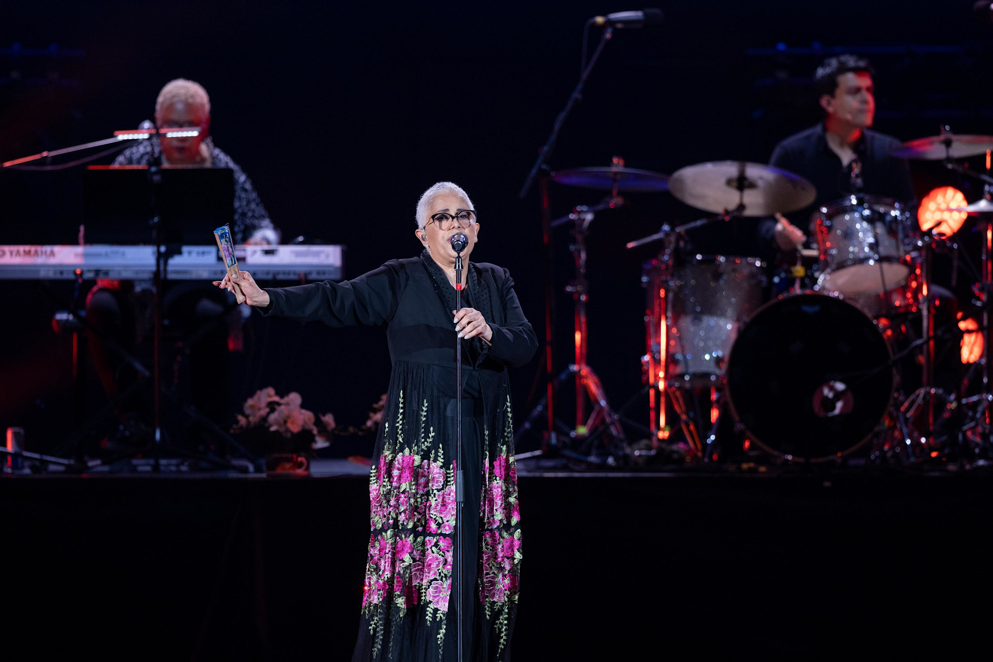 Eugenia Leon performs at Dubai Millennium Amphitheatre m39285