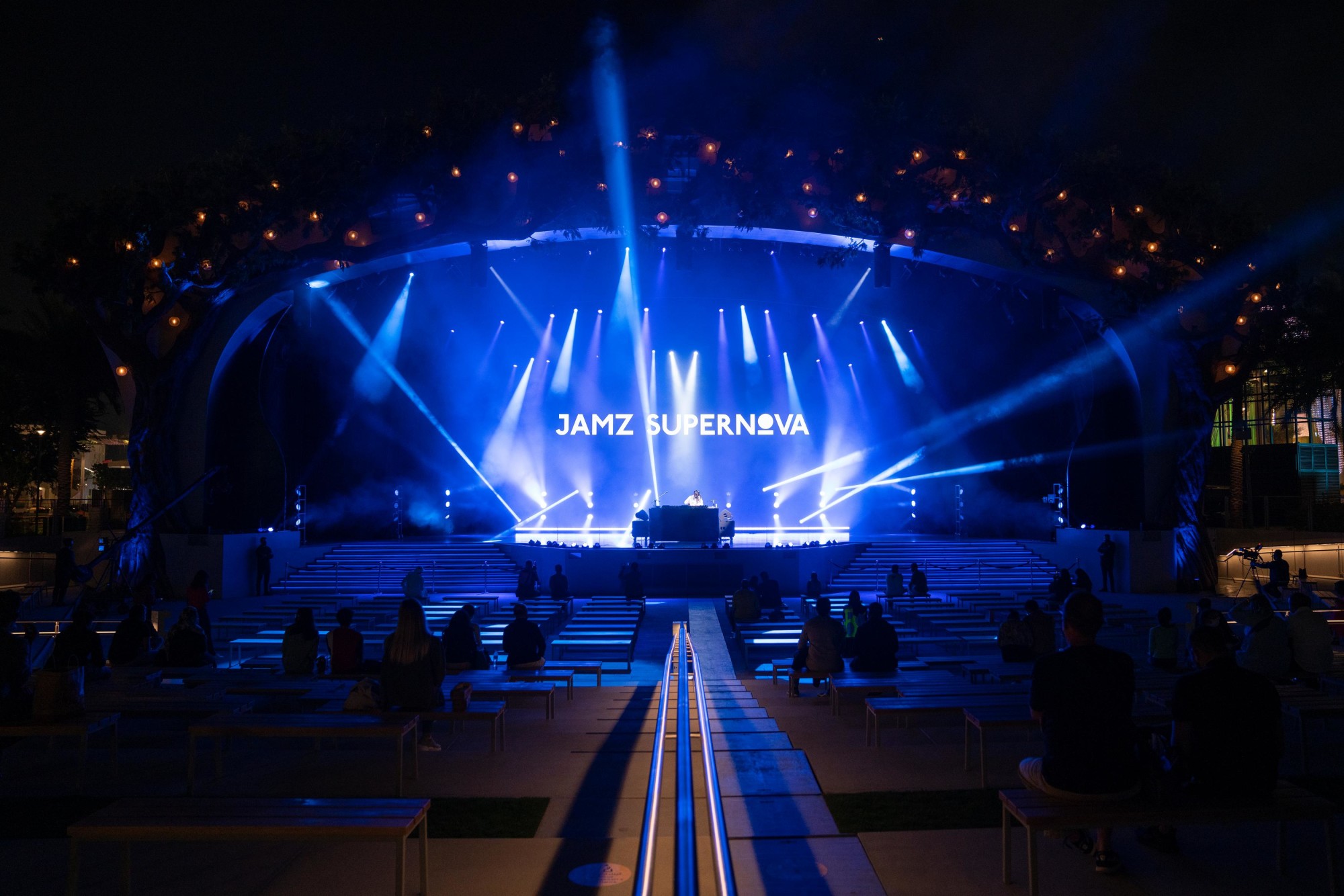 DJ Jamz Supernova perform at Dubai Millennium Amphitheatre m46577