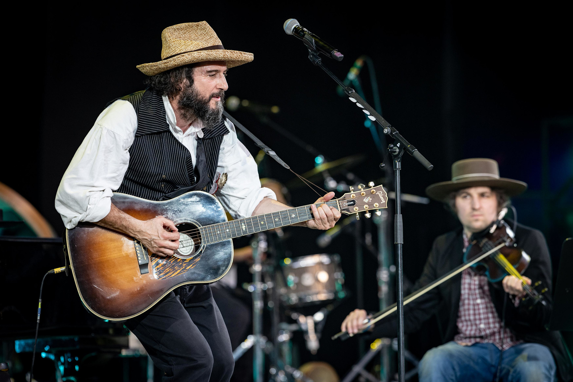 Vinicio Capossela performs at Dubai Millennium Amphitheatre m62668