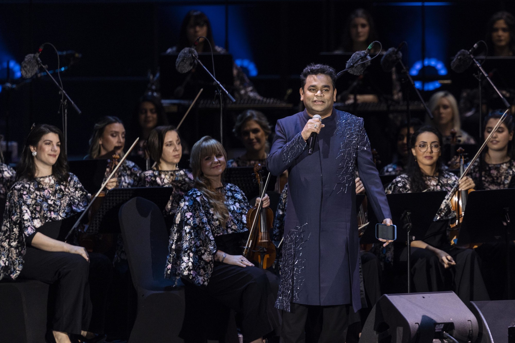 Firdaus Orchestra and A R Rahman perform at Jubilee Stage m55418