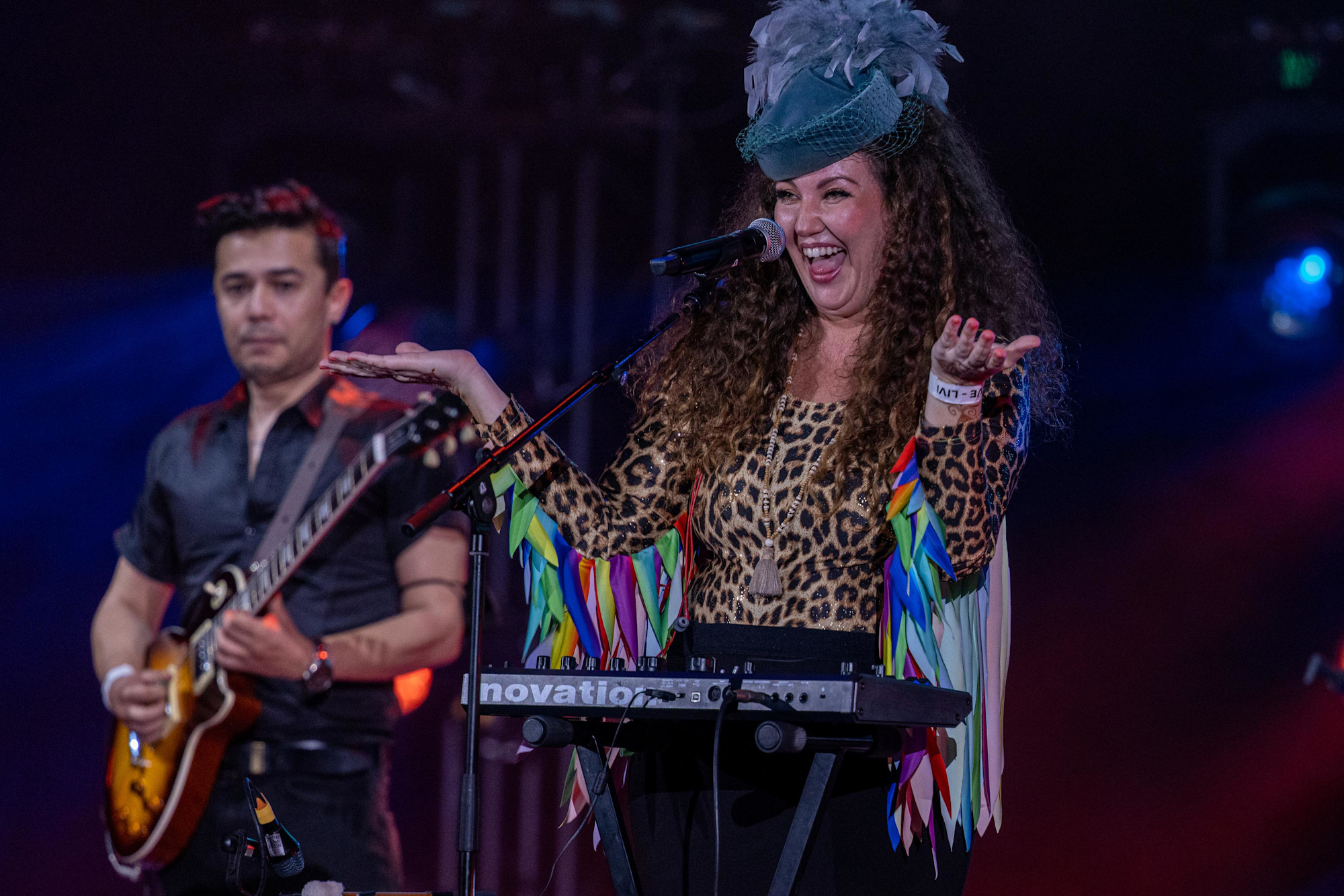 Jaye & Foe perform at Dubai Millennium Amphitheatre m27477