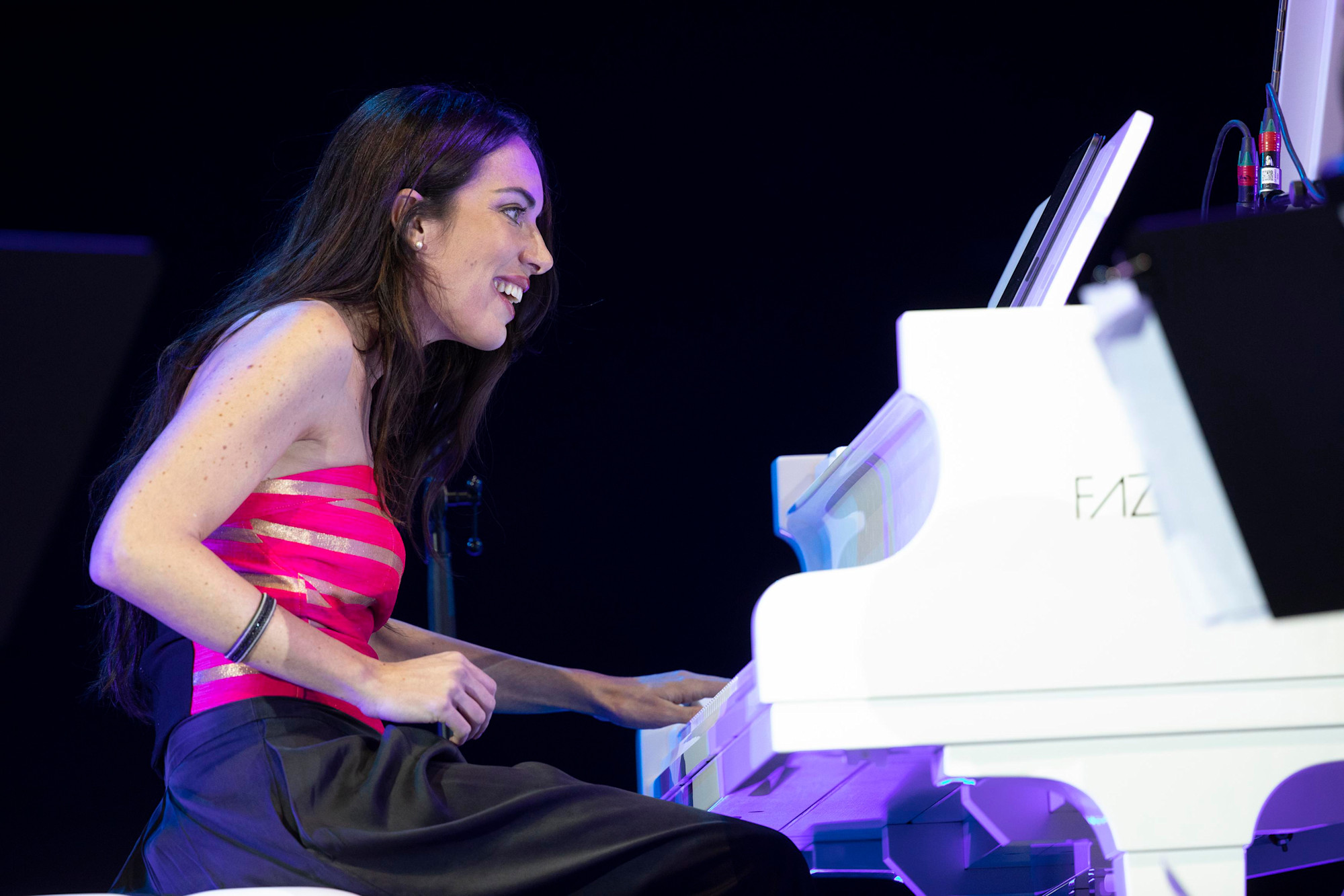Concert Astor performed by Gloria Campaner at Dubai Millennium Amphitheatre m16757