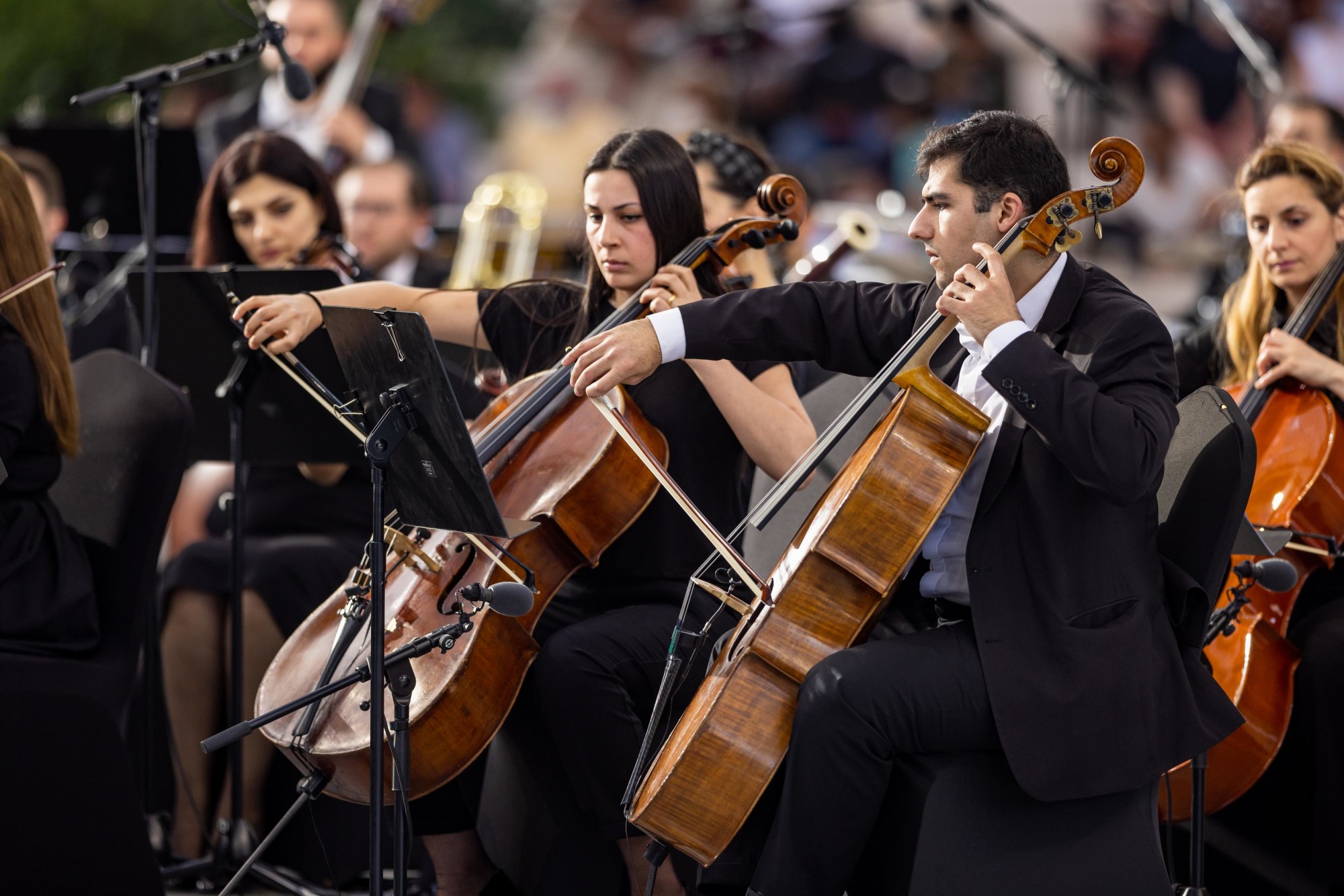 Armenian State Symphony Orchestra perform Khachaturian Jazz at Al Wasl m40431