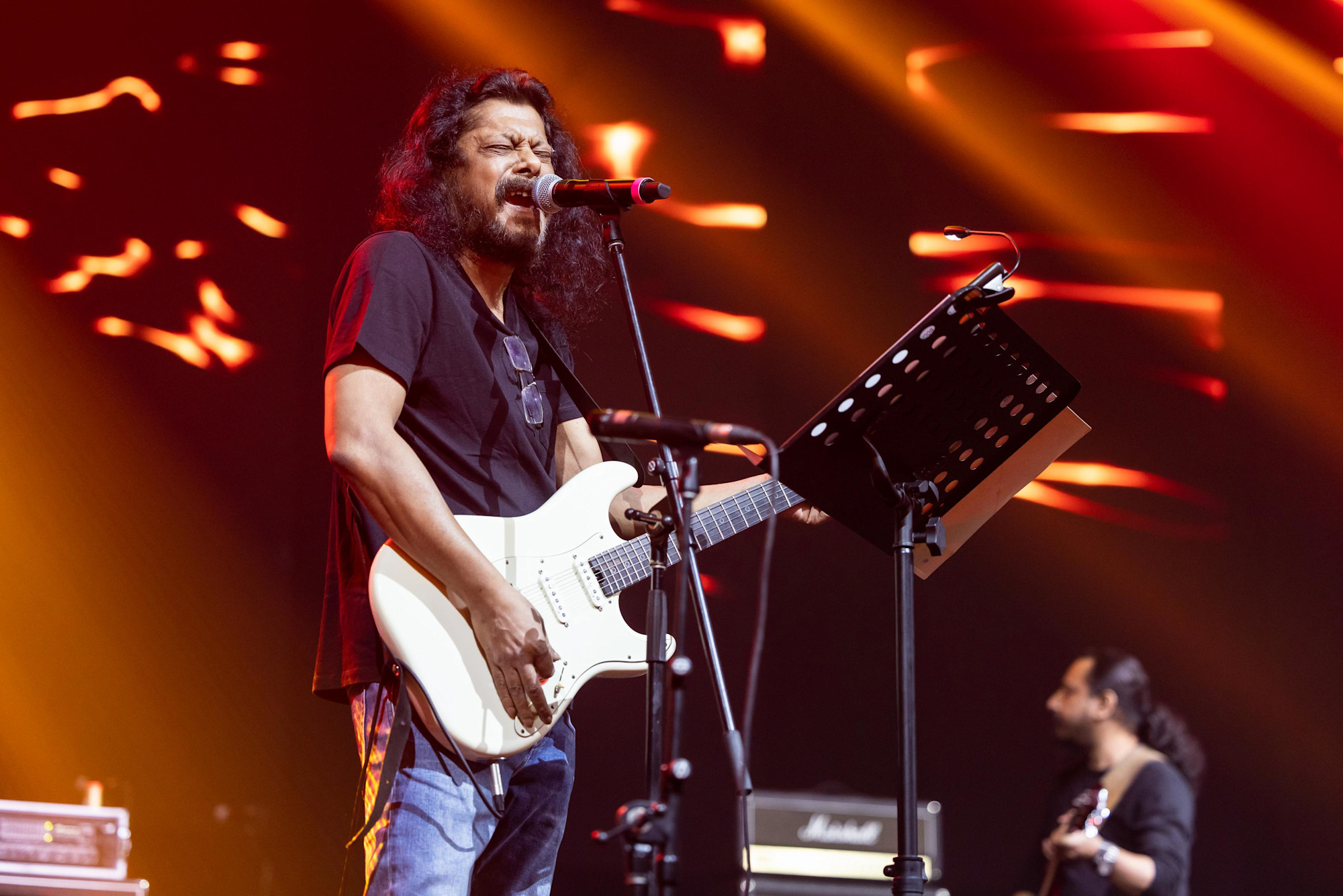 James performs at DEC Arena Web Image m62746