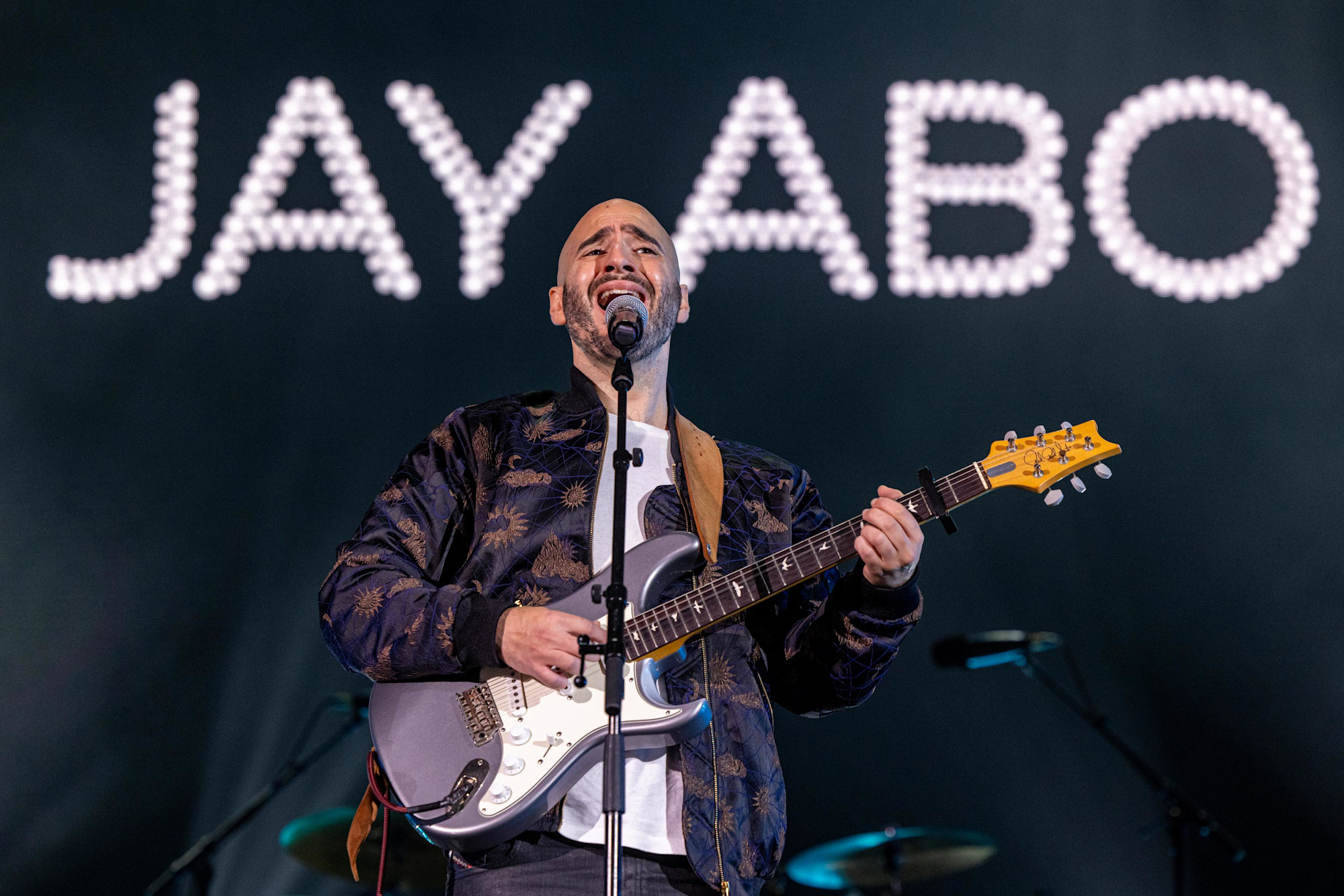 Jay Abo performs at Dubai Millennium Amphitheatre m27472