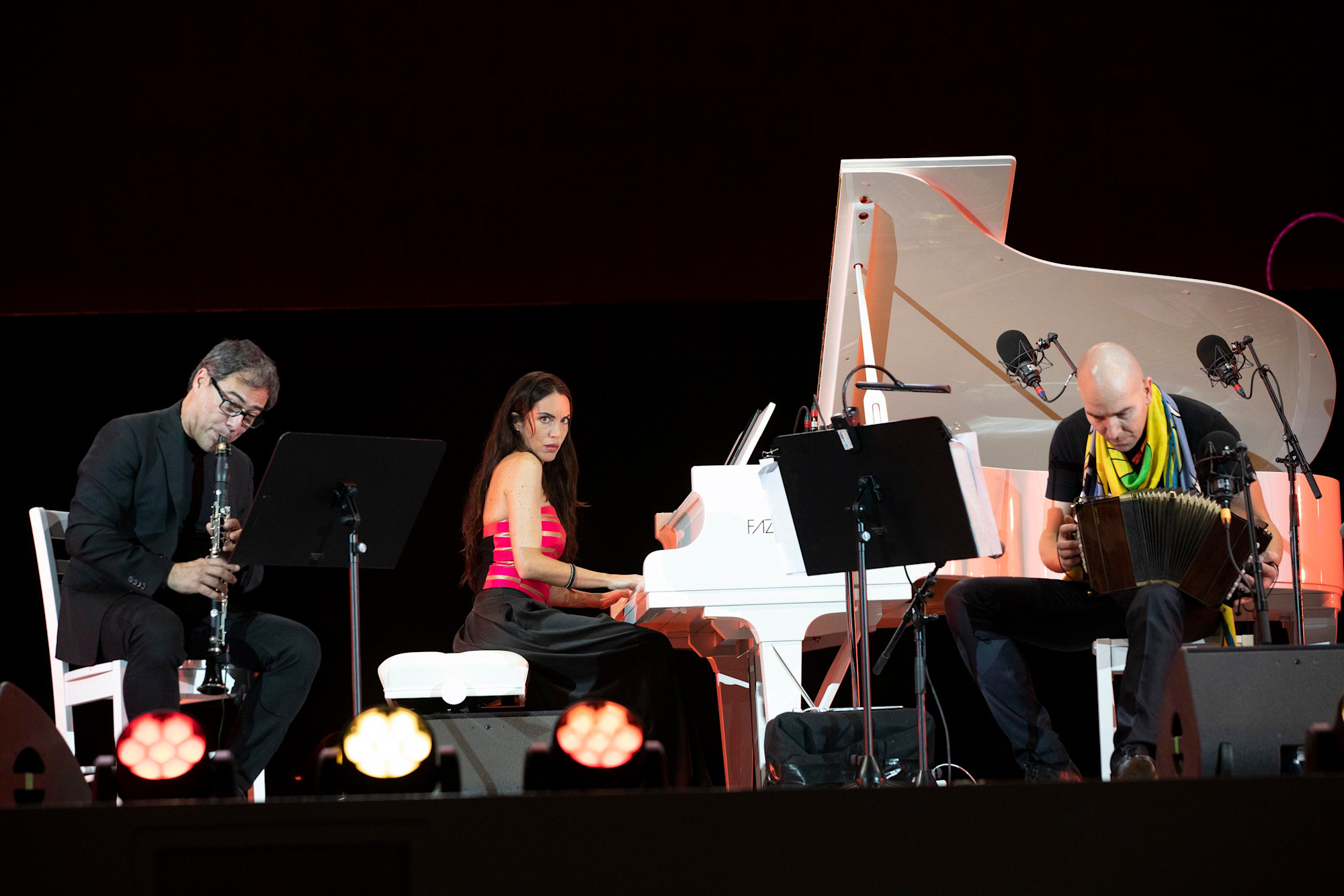 Concert Astor performed by Gloria Campaner at Dubai Millennium Amphitheatre m16758