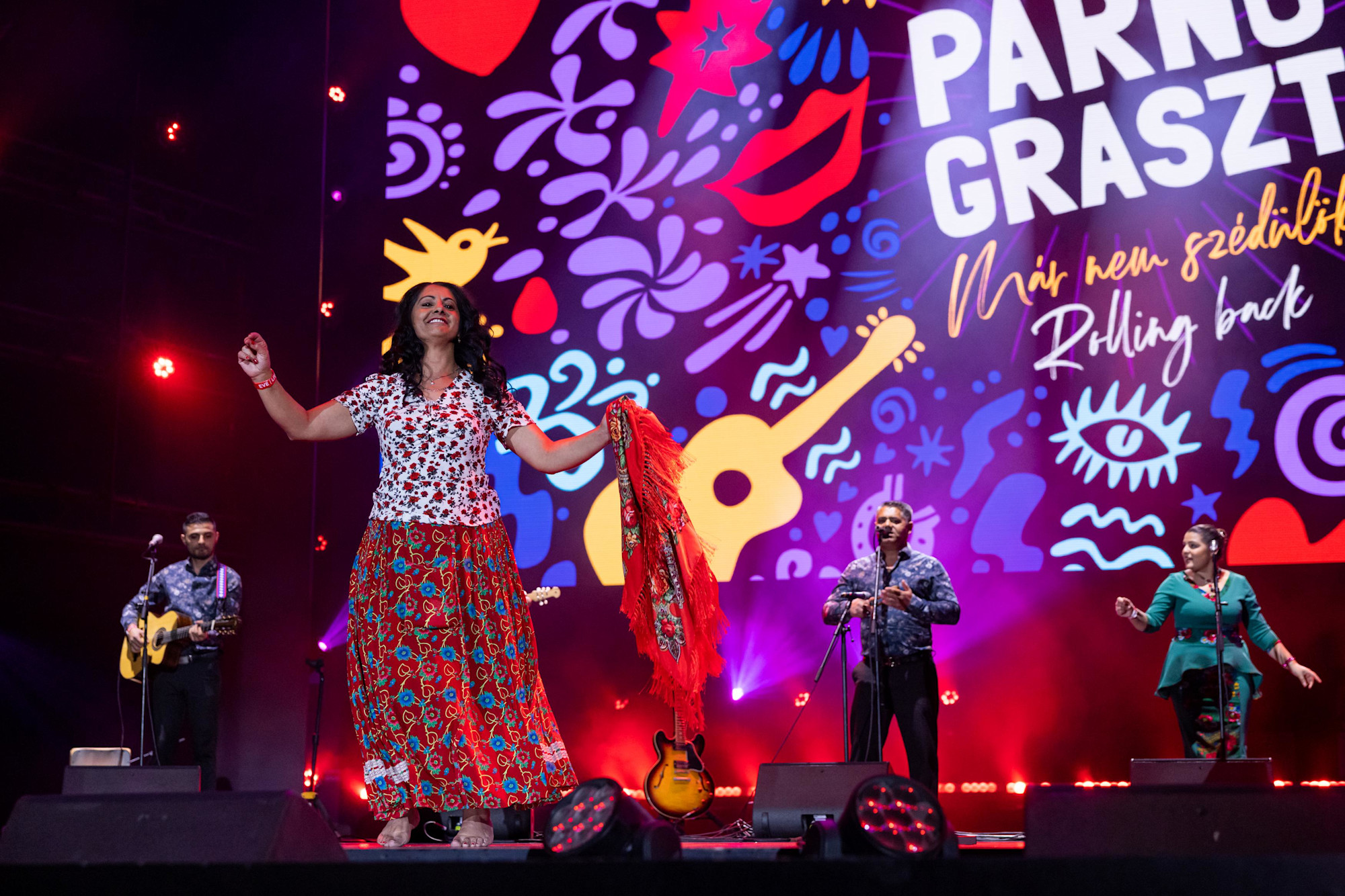 Parno Graszt performs at Jubilee Stage m62778