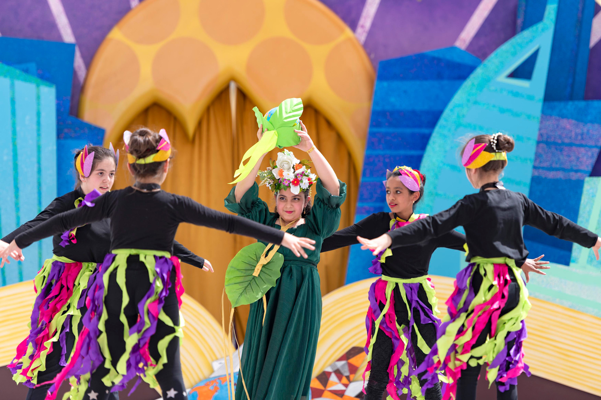 Al Adwa Private School, Al Ain perform during Expo Young Stars at Al Wasl m61605