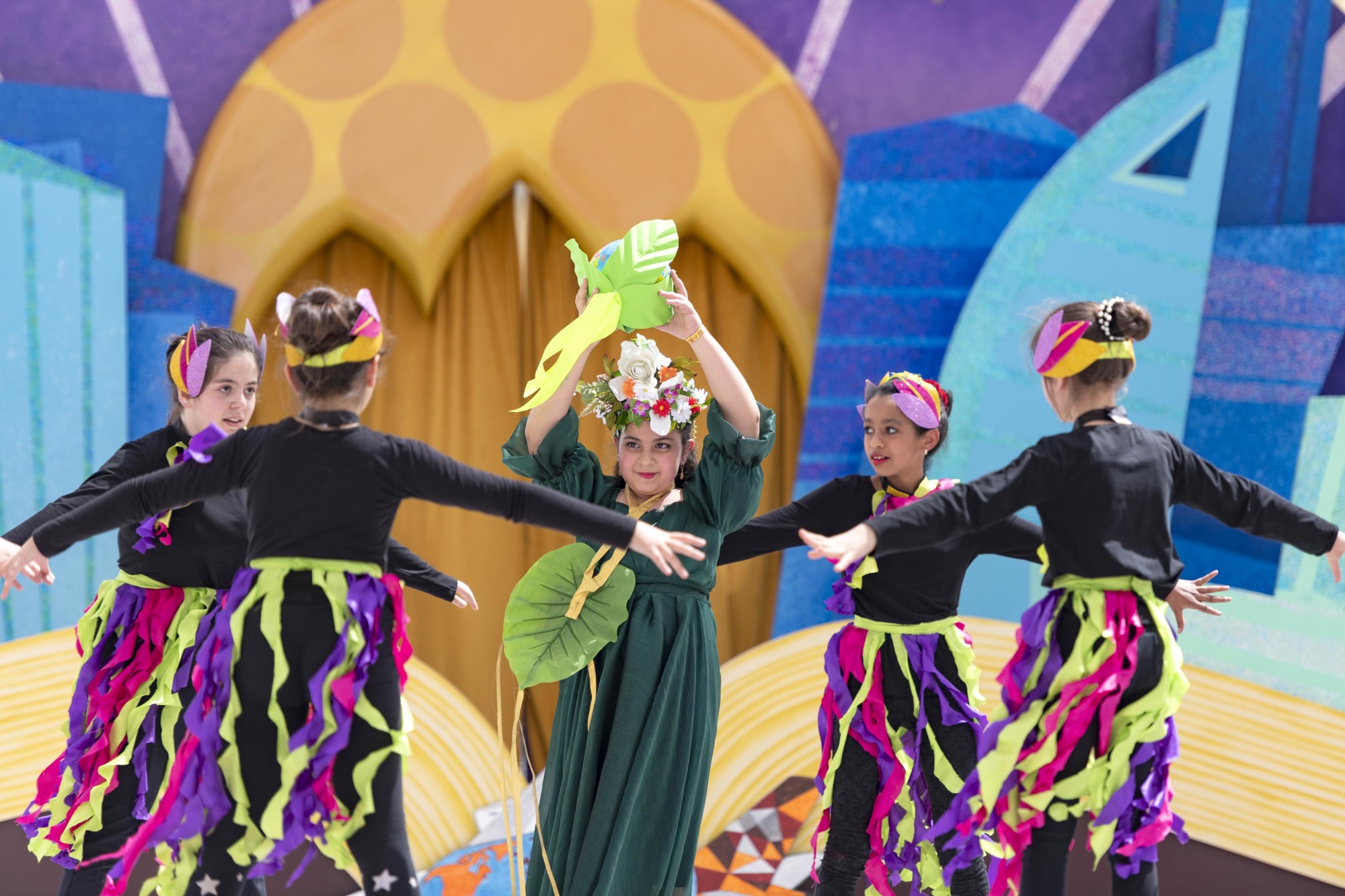 Al Adwa Private School, Al Ain perform during Expo Young Stars at Al Wasl m61605