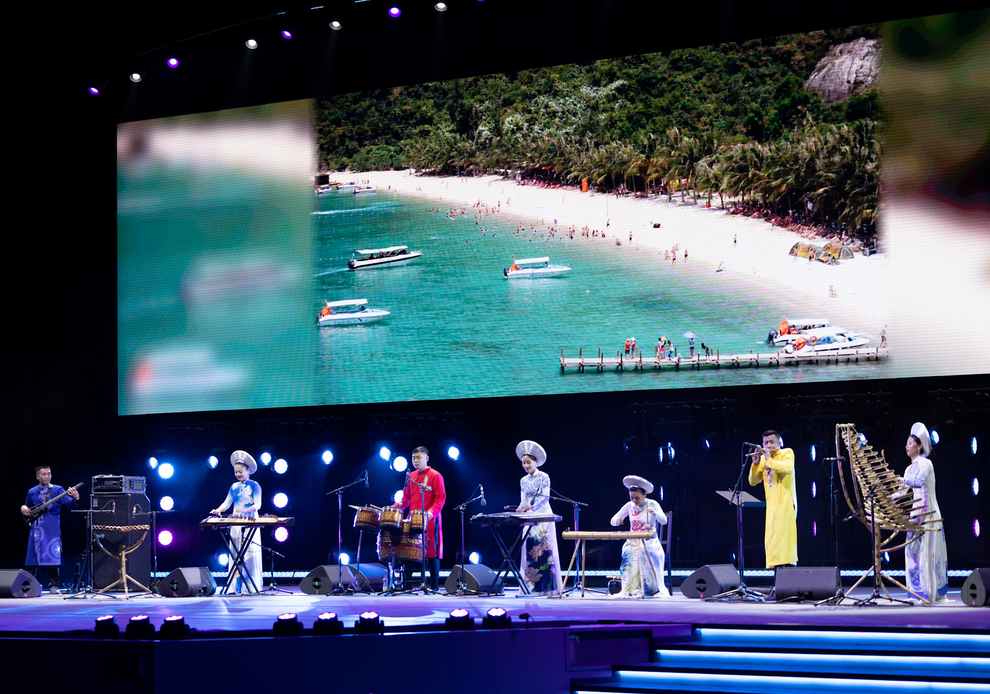 Vietnam Arts Show at Dubai Millennium Amphitheatre m68586