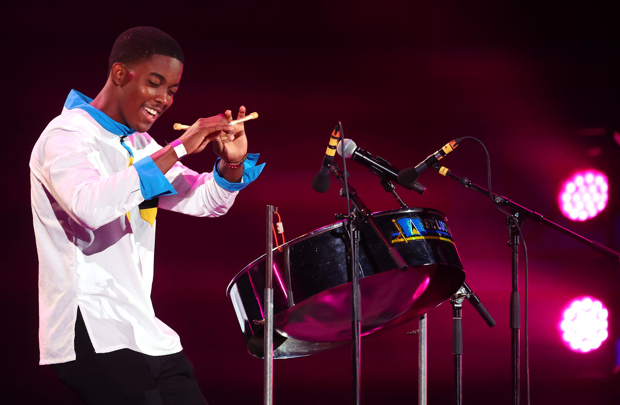 Helen-s Song Saint Lucia at Dubai Millennium Amphitheatre m53709