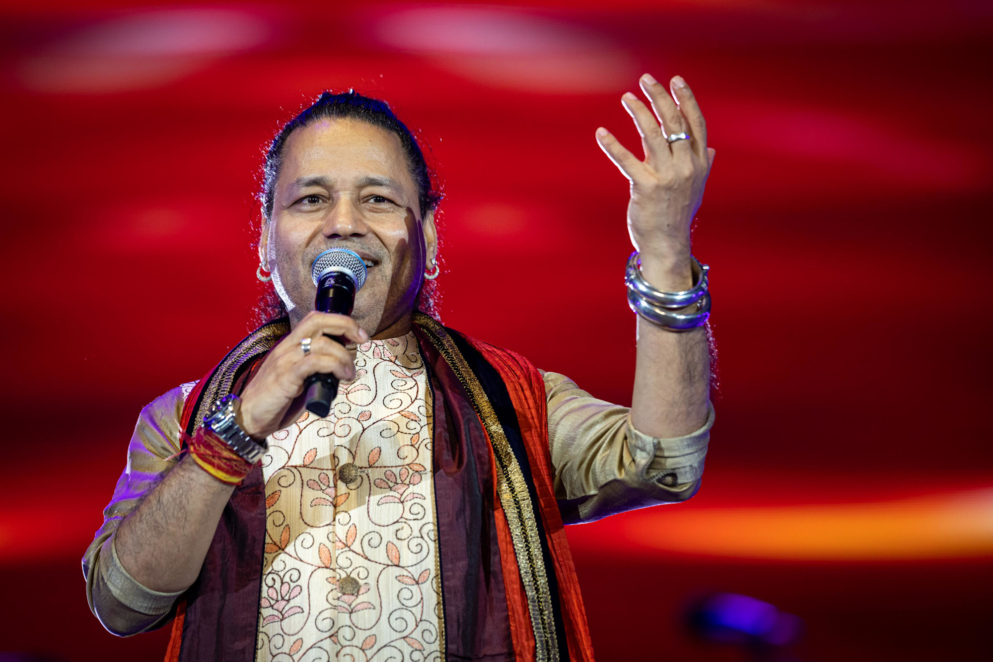Padmashri Kailash Kher and Kailasa live at Dubai Millennium Amphitheatre m65244