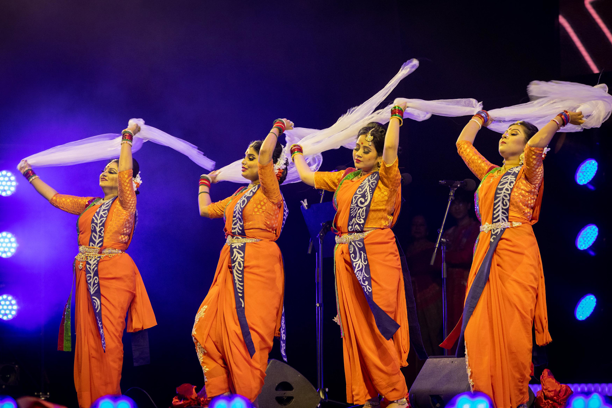 Bangladesh Shilpakala Academy perform at Dubai Millennium Amphitheatre m64513