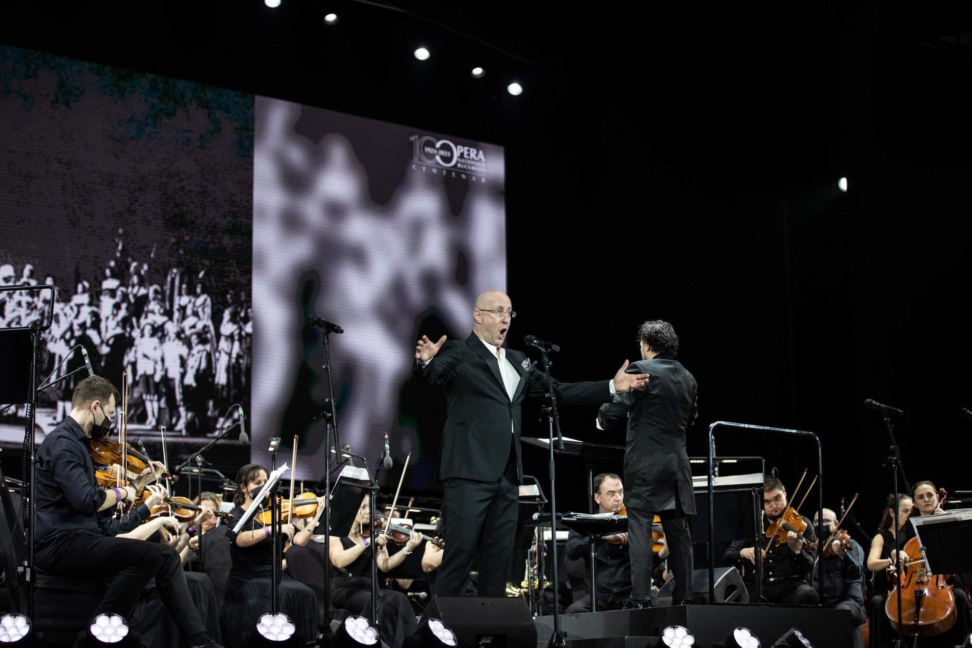 Romanian National Opera perform at Dubai Millennium Amphitheatre m33947