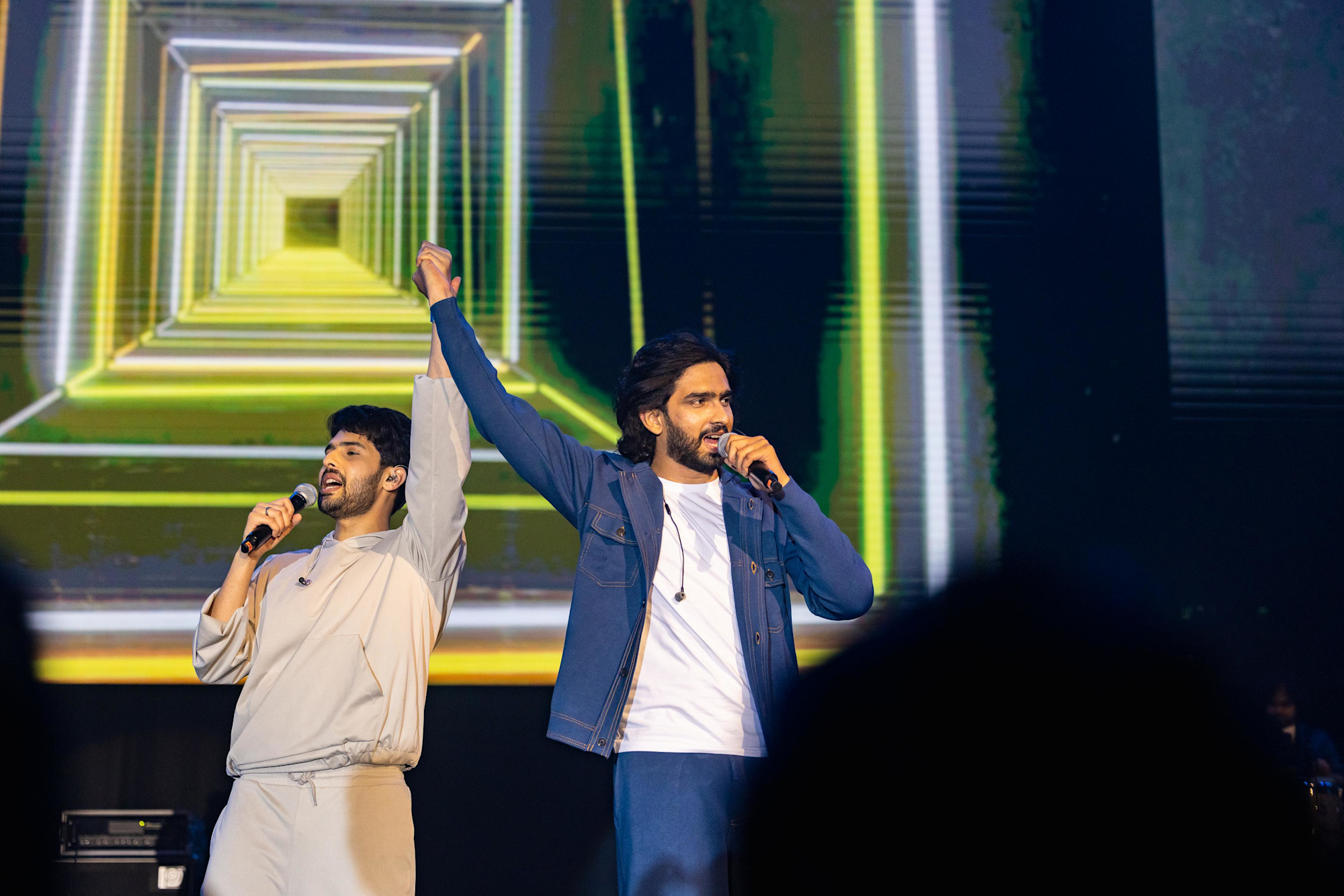 Armaan (L) and Amaal Malik perform at DEC Arena m48367