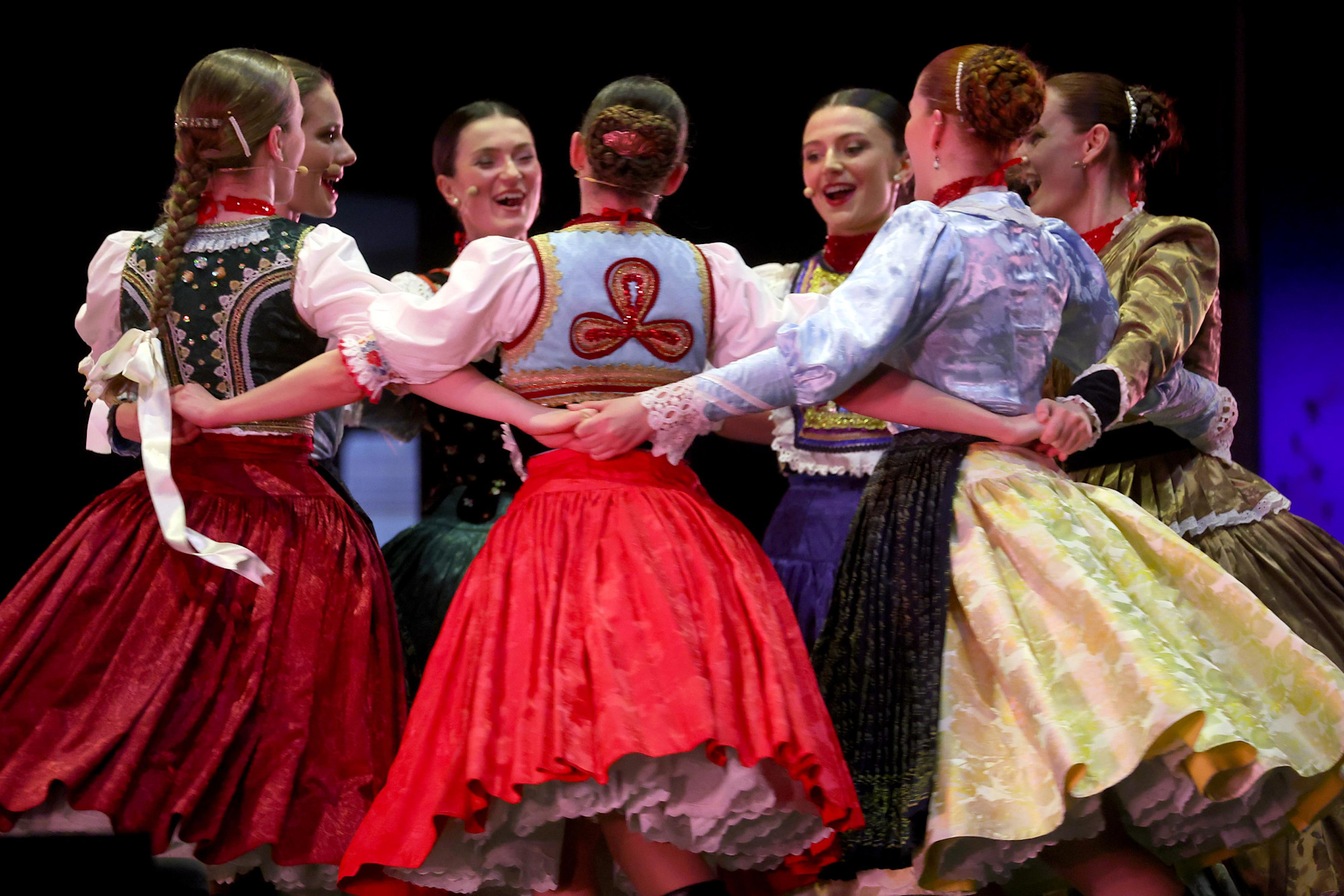 Romanian Sea of Nations performance at Dubai Millennium Amphitheatre m69647