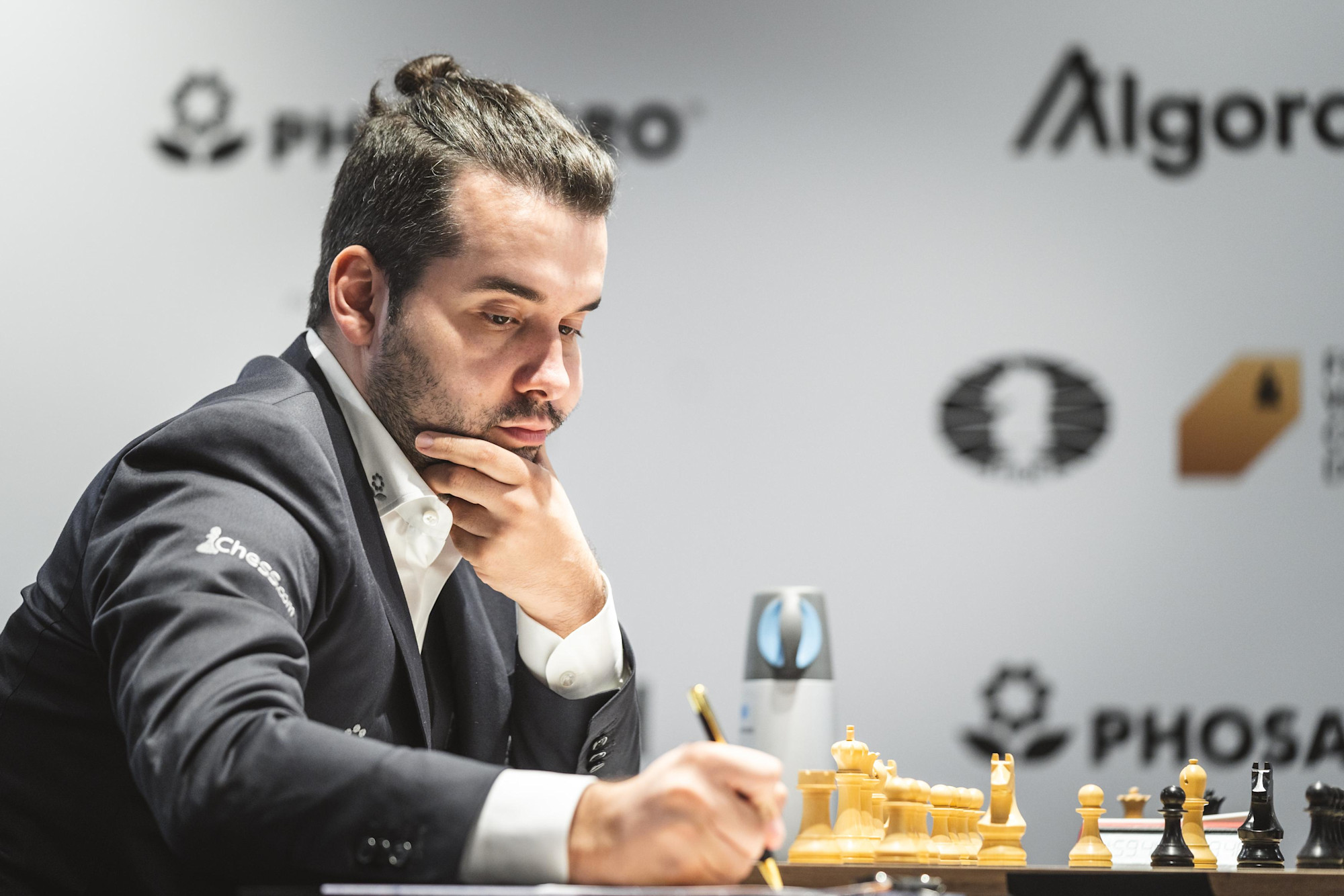 Ian Nepomniachtchi during the FIDE World Chess Championship at Dubai Exhibition Centre (DEC) Web Image m15599