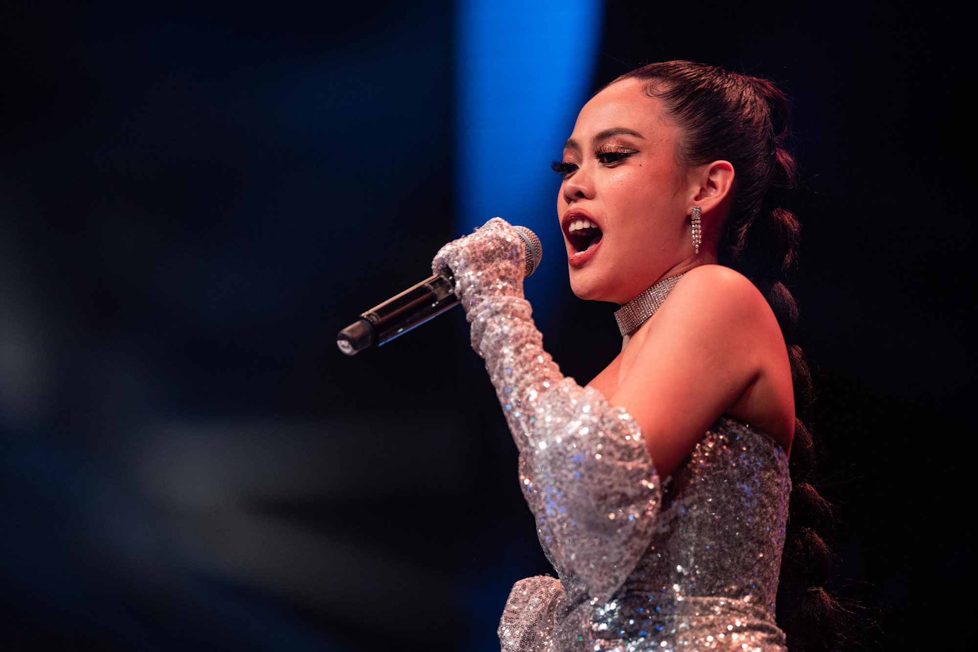 Kim Molina performs during Pump It Up Street Music Series at Earth Plaza m55560