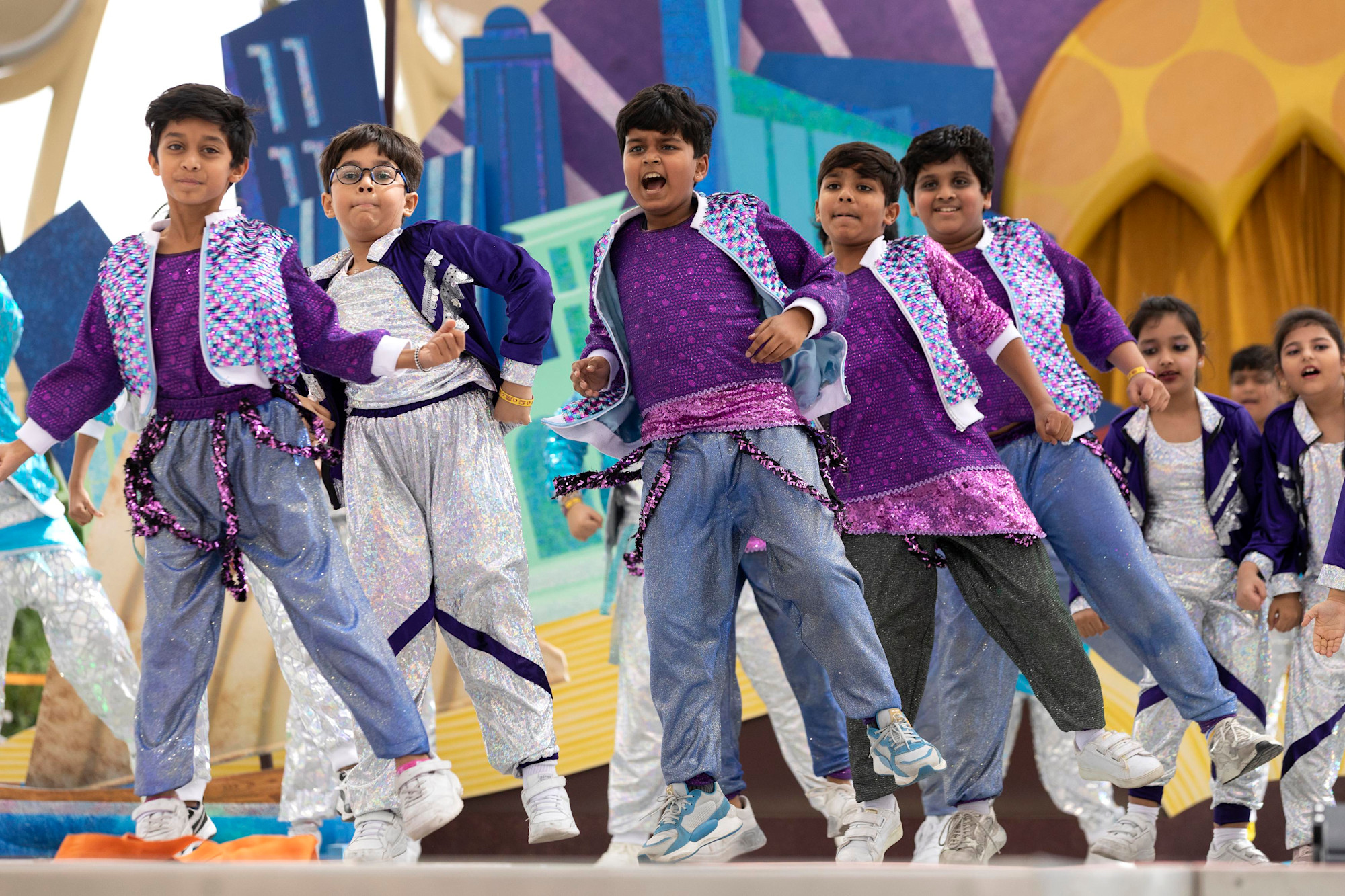 Expo Young Stars perform at Al Wasl m40688