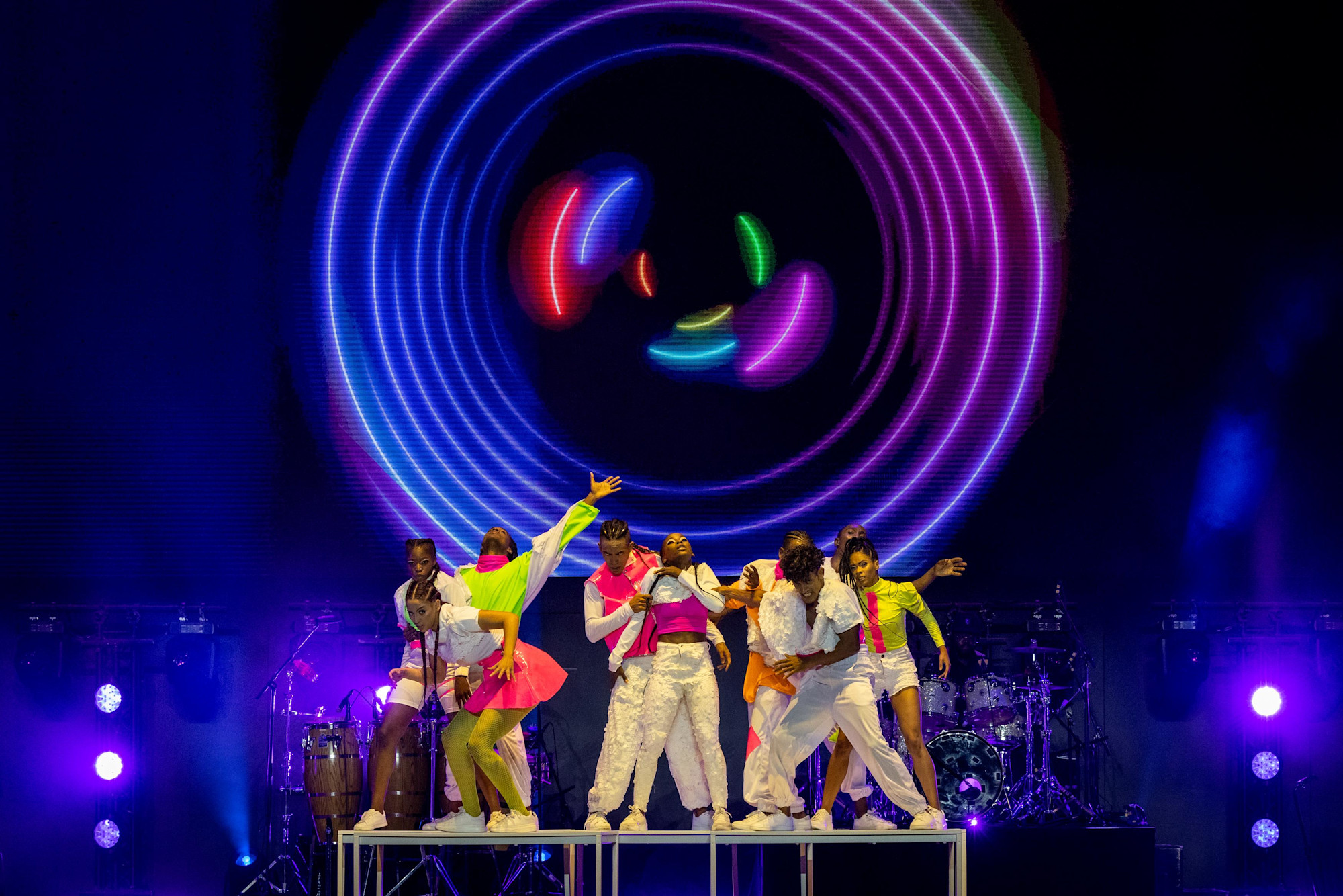 Sun is Energy performance at Dubai Millennium Amphitheatre m64249