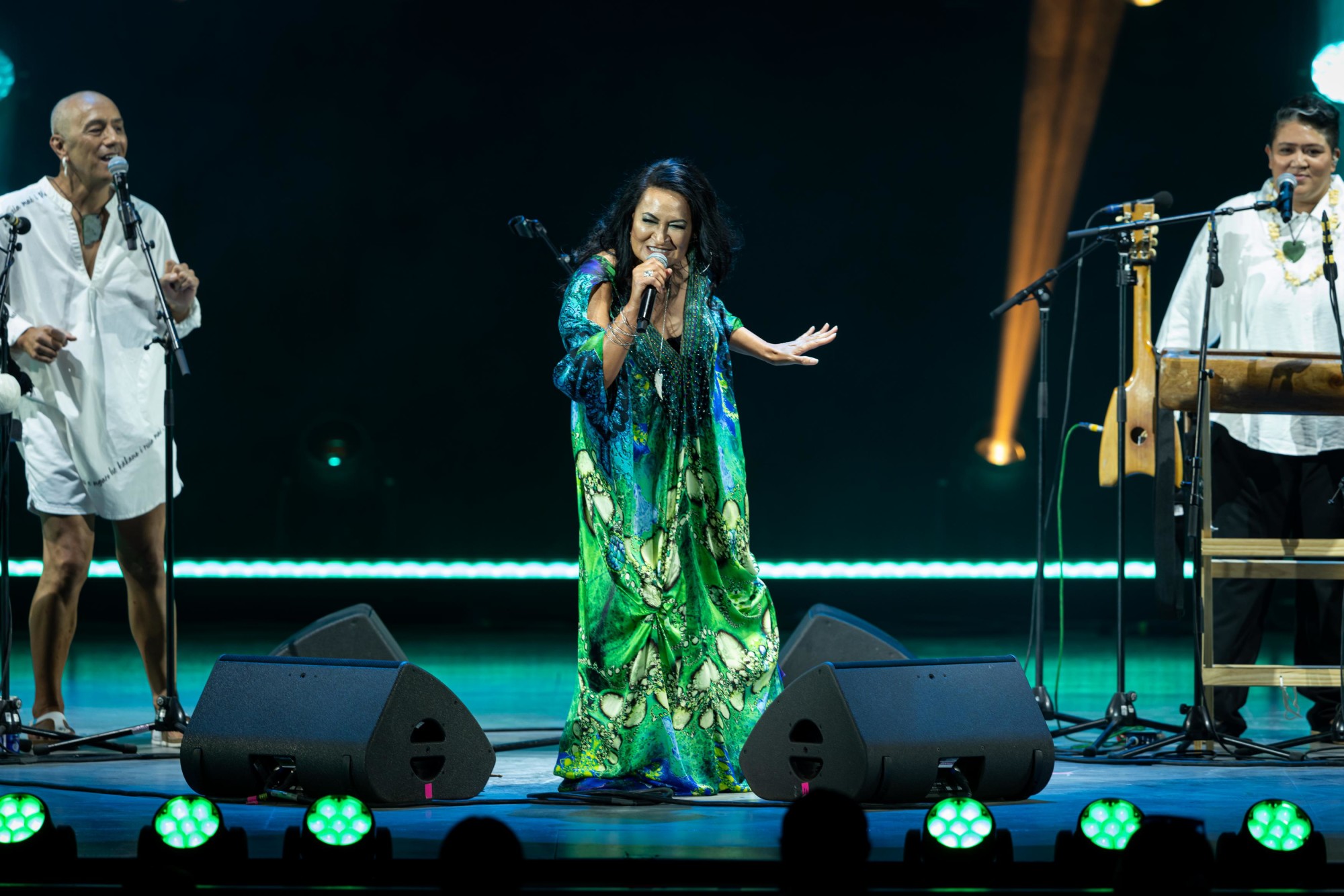 Sounds of Aotearoa - Annie Crummer performs at Dubai Millennium Amphitheatre m60459