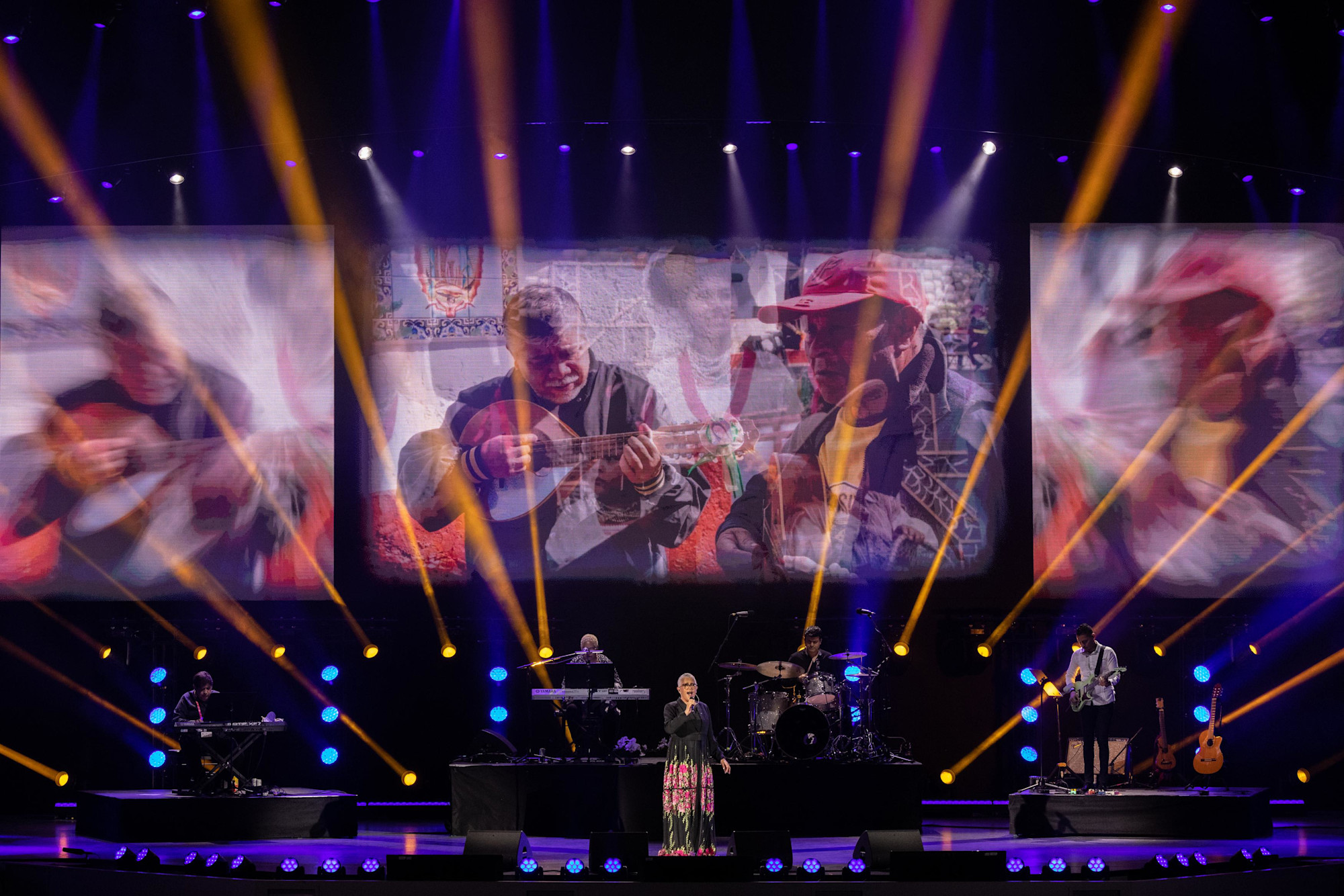 Eugenia Leon performs at Dubai Millennium Amphitheatre m39301