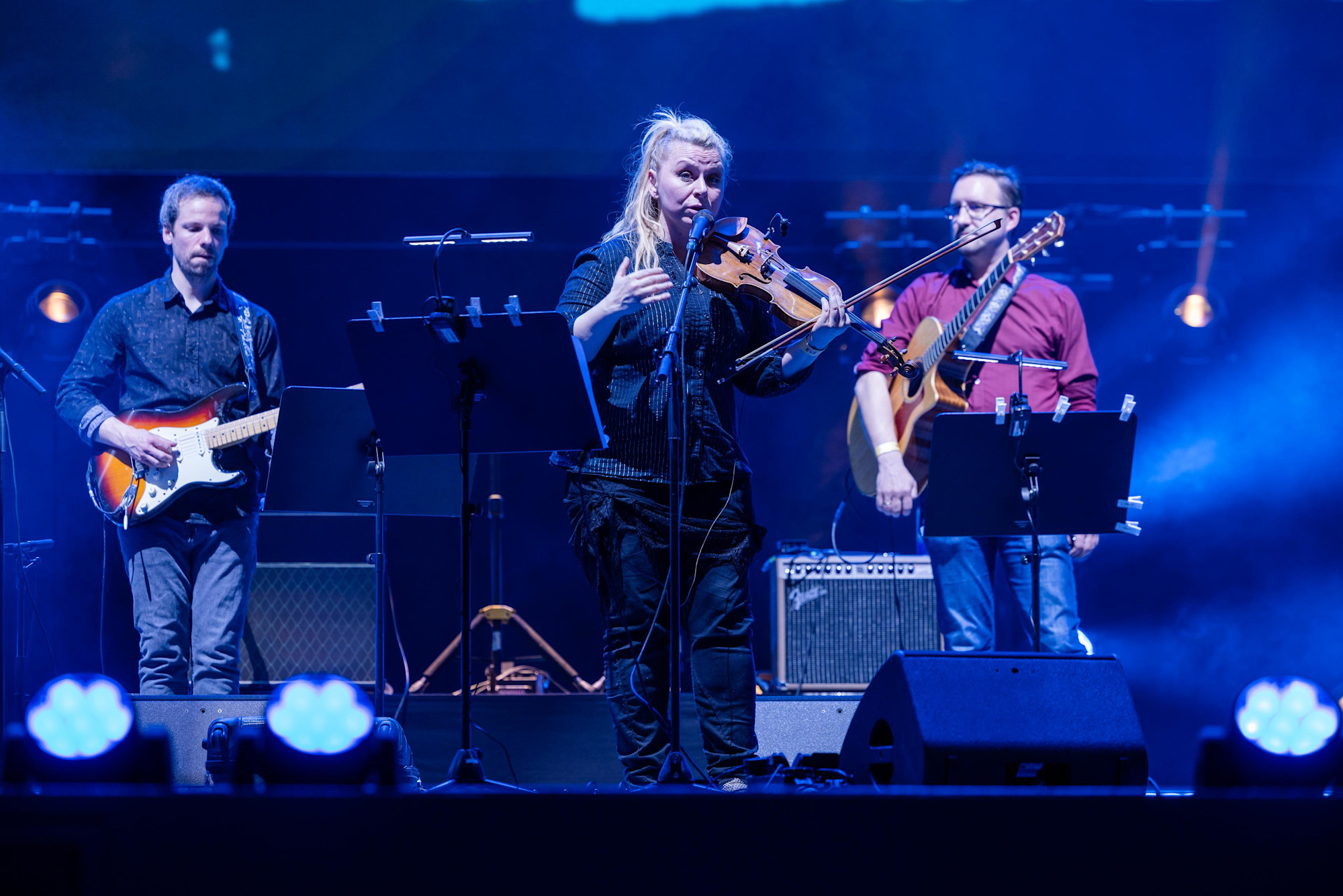 Edina Szirtes Mókus and Her Band perform at Dubai Millennium Amphitheatre m60570