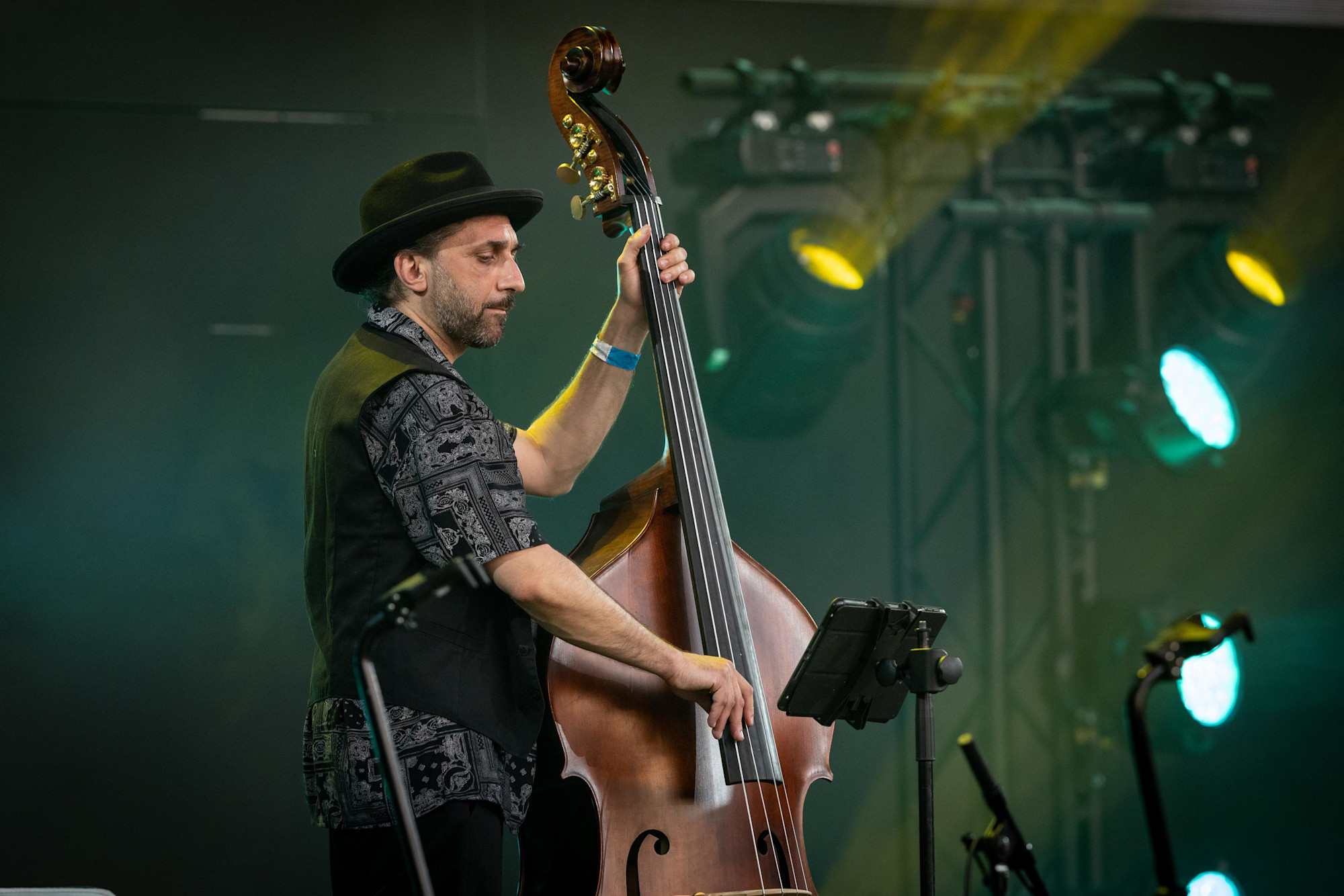Vinicio Capossela performs at Dubai Millennium Amphitheatre m62661