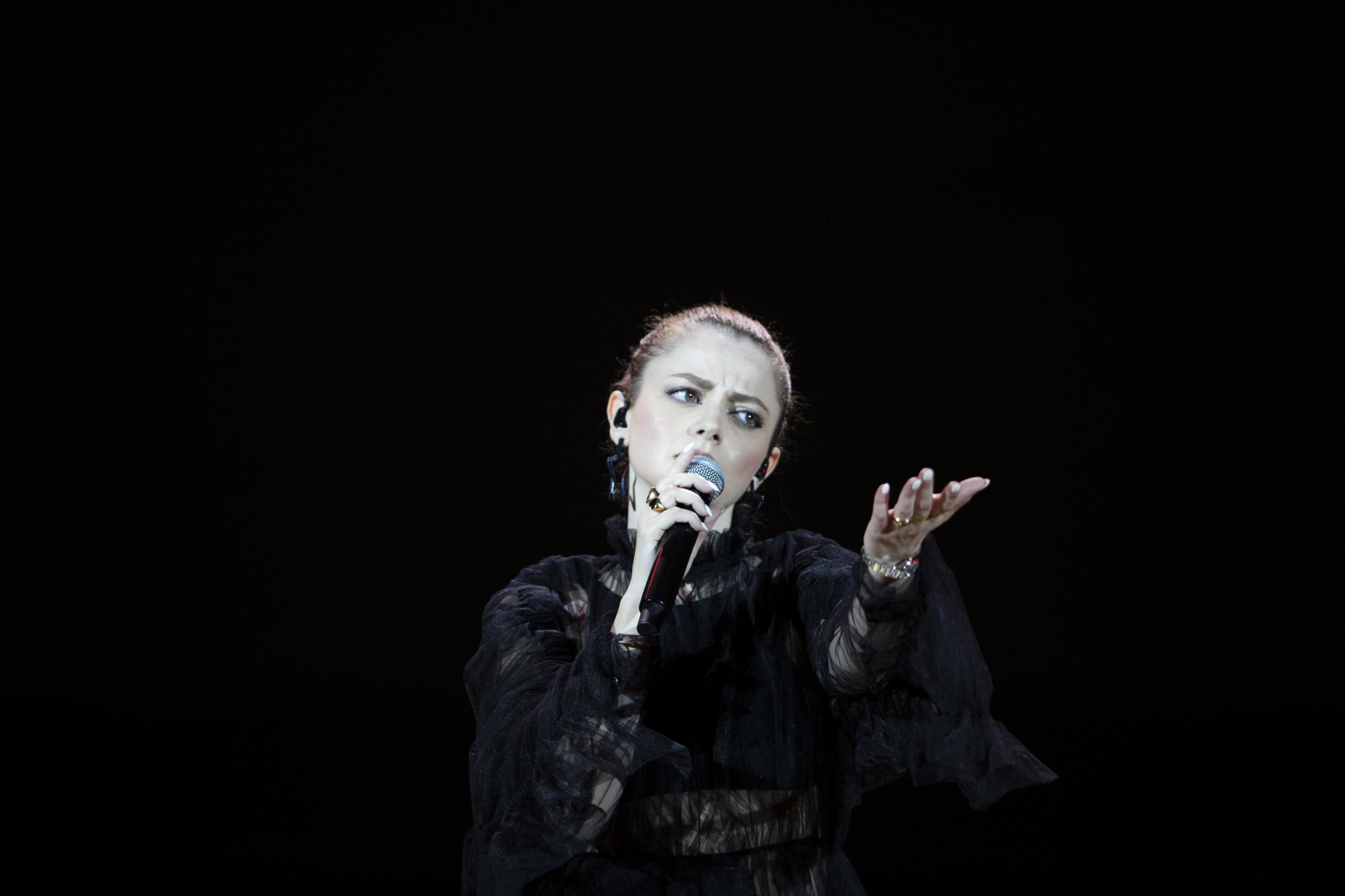 Annalisa performs at Dubai Millennium Amphitheatre m70684