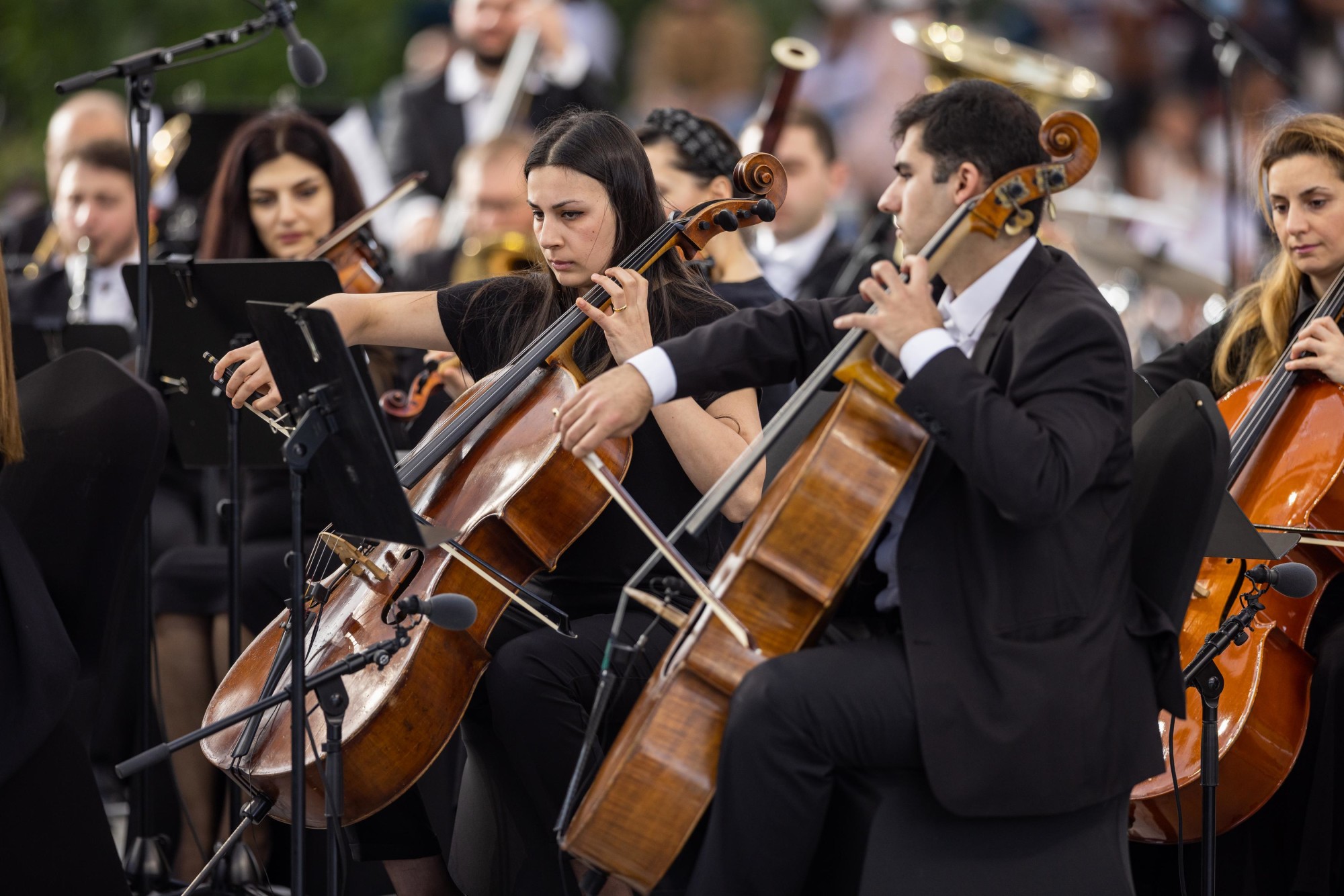 Armenian State Symphony Orchestra perform Khachaturian Jazz at Al Wasl m40434
